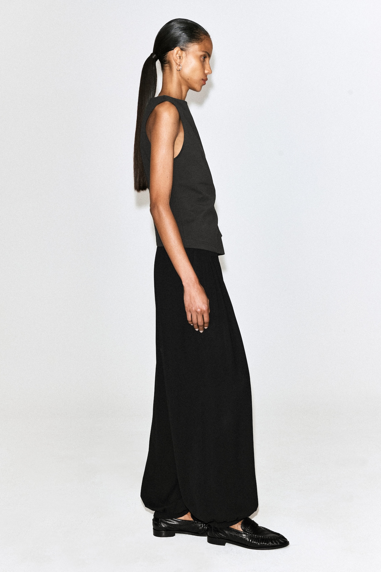 TWIST-DETAIL TOP — DARK GREEN