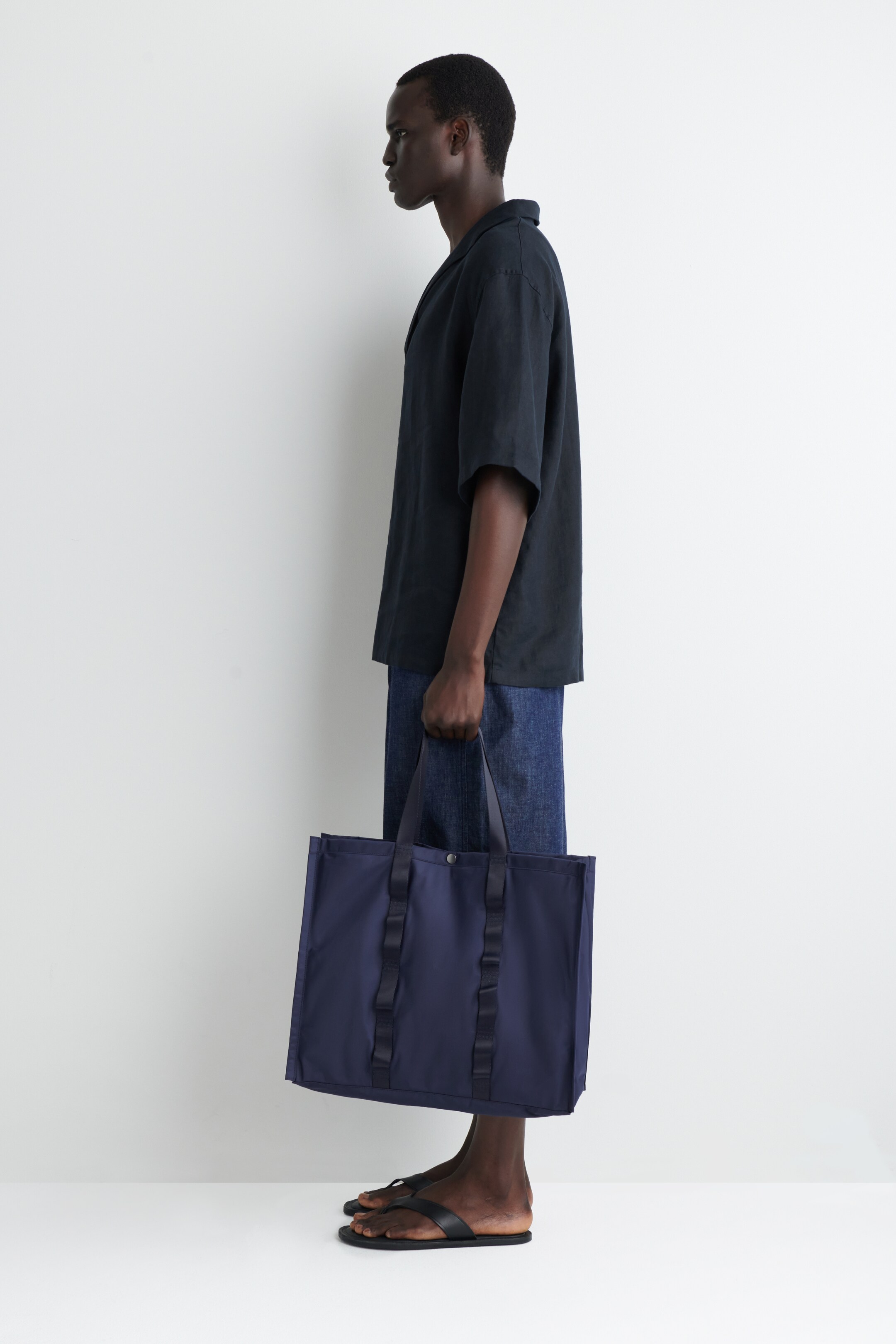 Ingrandisci l'immagine: OPEN-COLLAR LINEN SHIRT - NAVY - UOMO | H&M CH 5