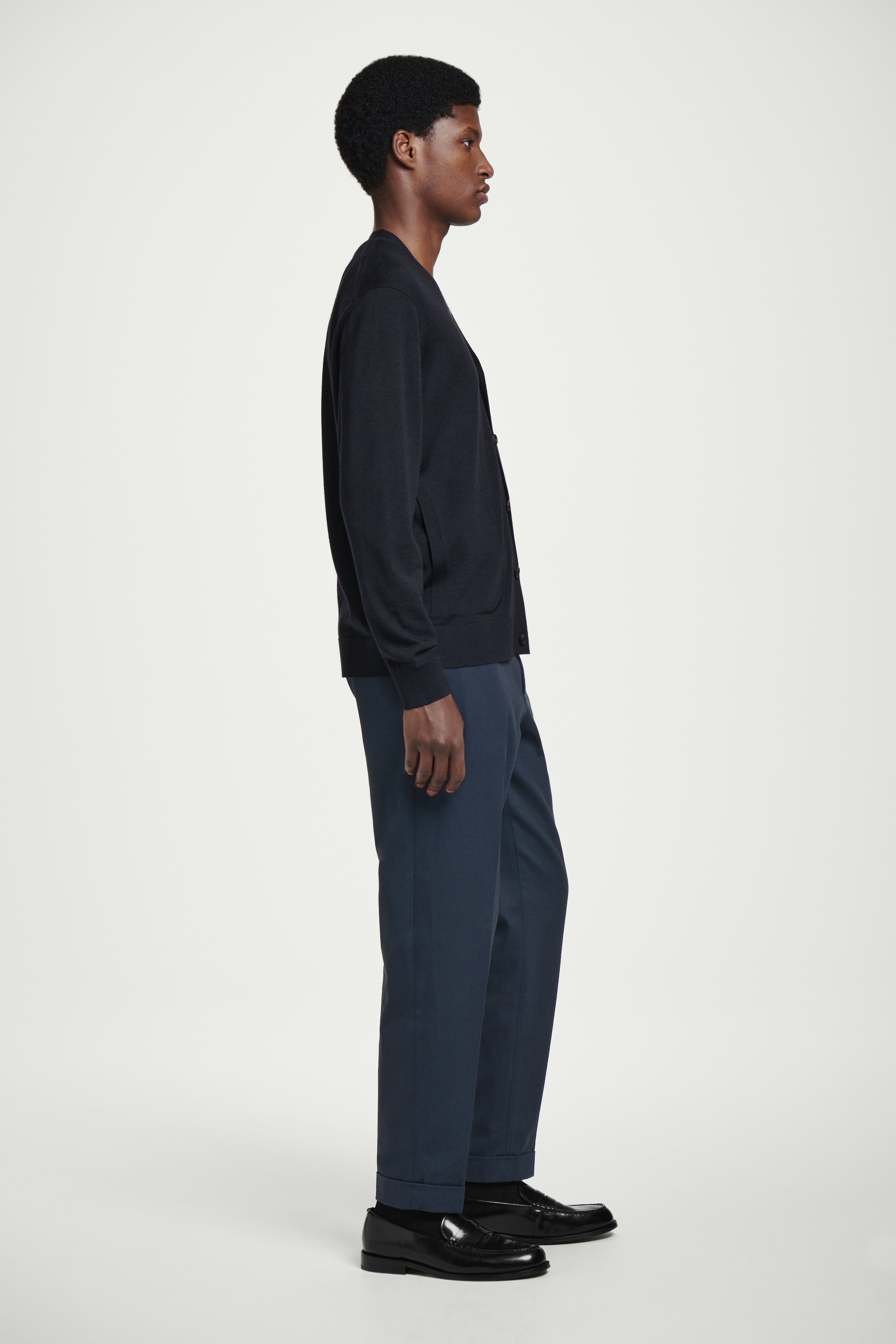 Visualizza immagine più grande: PANTALONI IN TWILL AFFUSOLATI CON RISVOLTO - BLU NAVY - UOMO | H&M IT 3