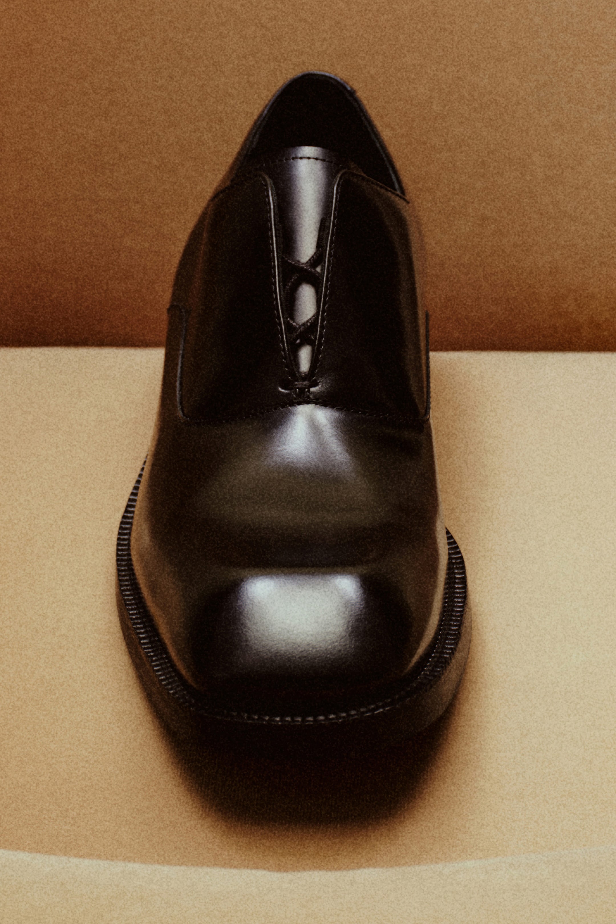 SQUARE-TOE LEATHER OXFORD SHOES