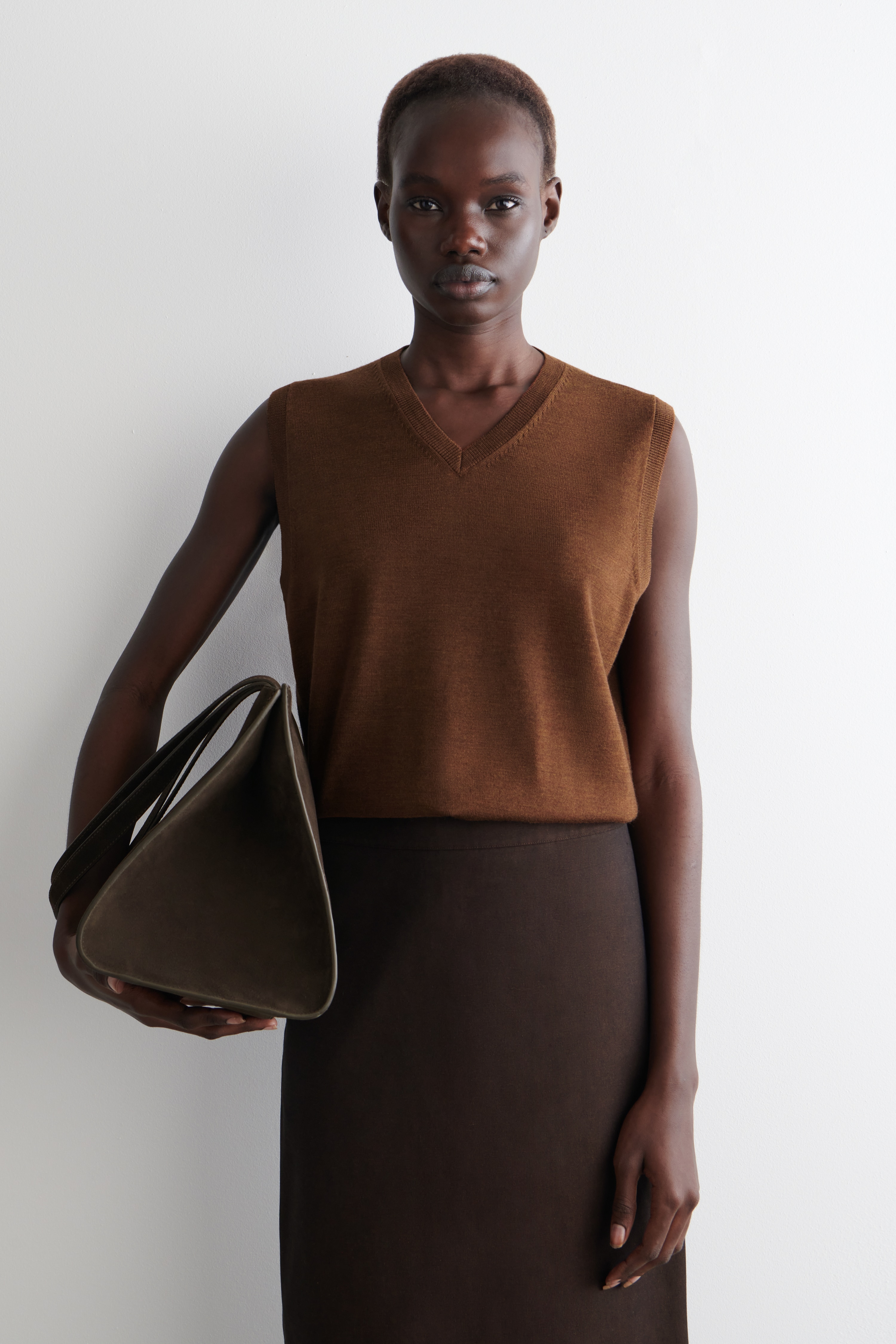 MERINO WOOL V-NECK VEST - BROWN MÉLANGE/FEKETE