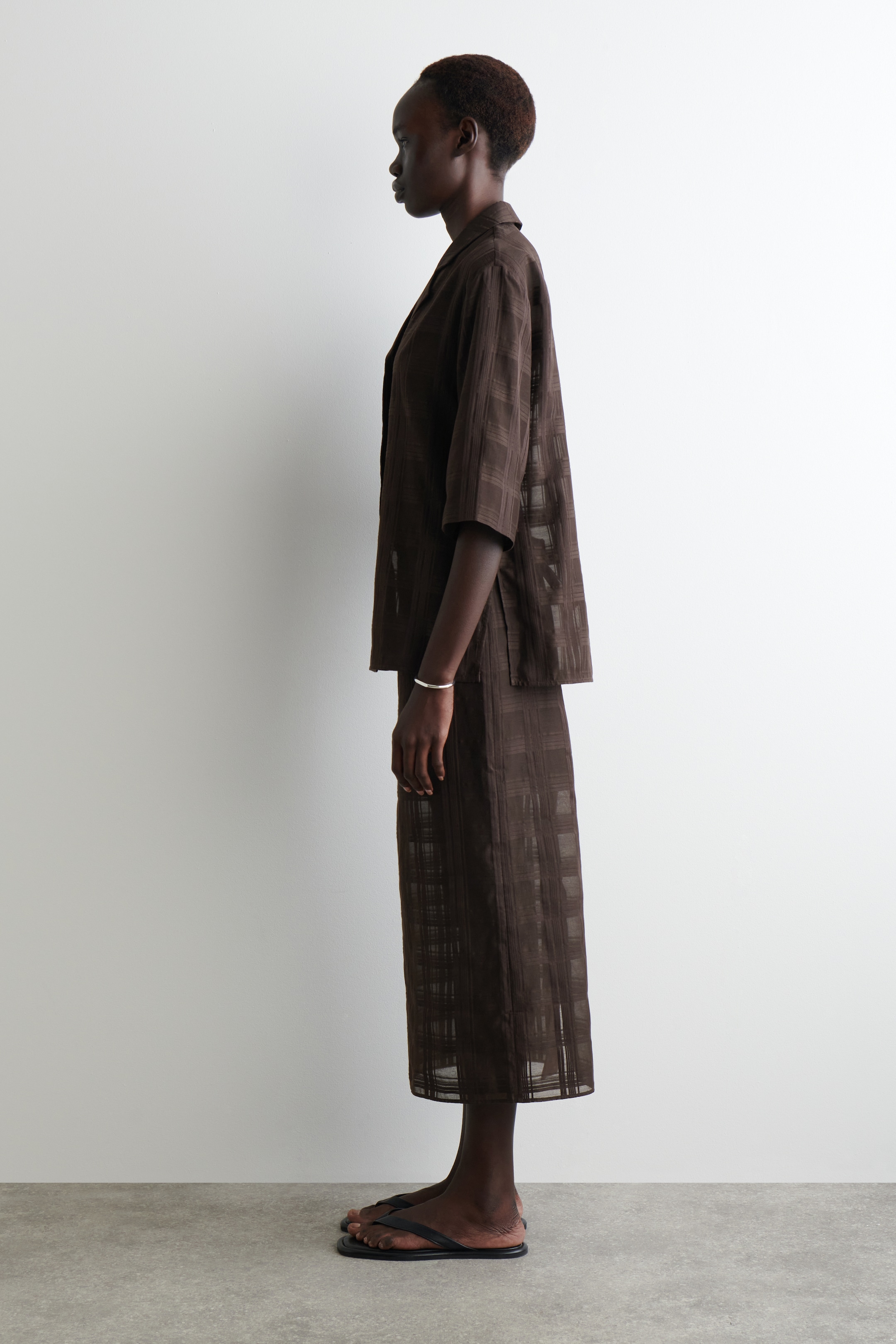 Ingrandisci l'immagine: SHEER CHECKED RESORT SHIRT - DARK BROWN - DONNA | H&M CH 4
