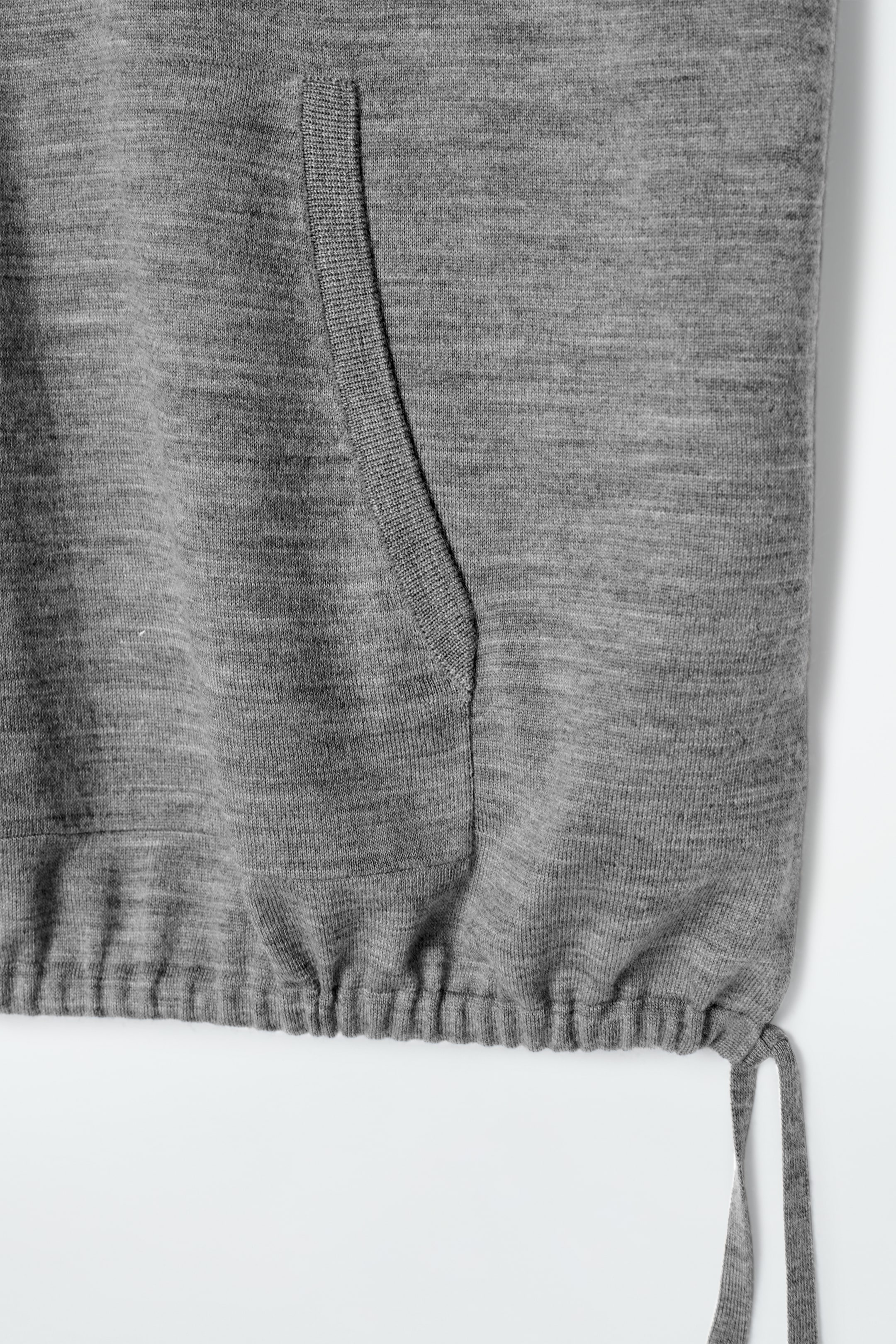 Visualizza immagine più grande: FELPA CON CAPPUCCIO SENZA MANICHE IN LANA MERINO - GRIGIO MÉLANGE - DONNA | H&M IT 8