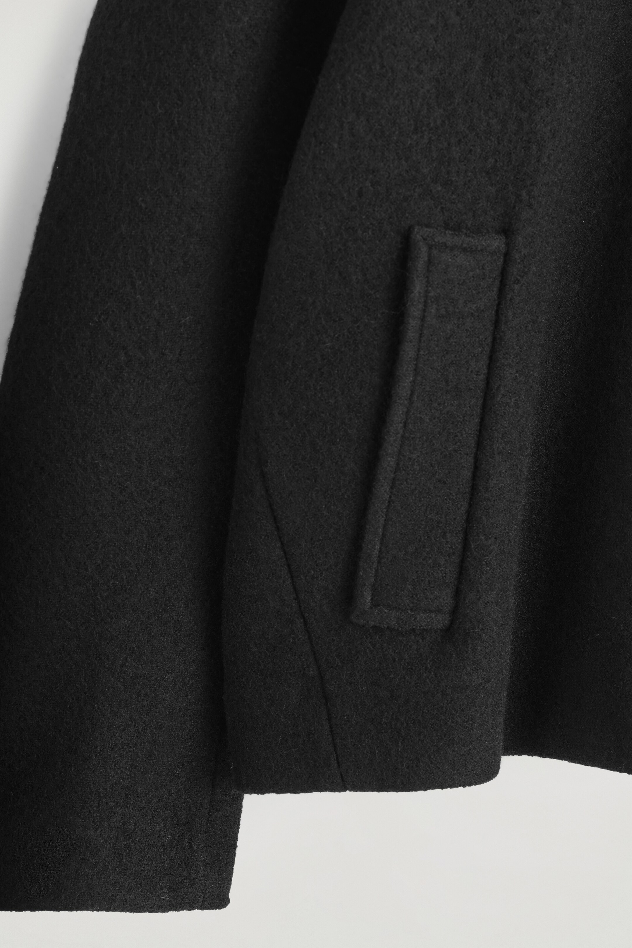 Grotere afbeelding bekijken: Oversized korte jas van gevilte wol - ZWART - DAMES | H&M NL 7