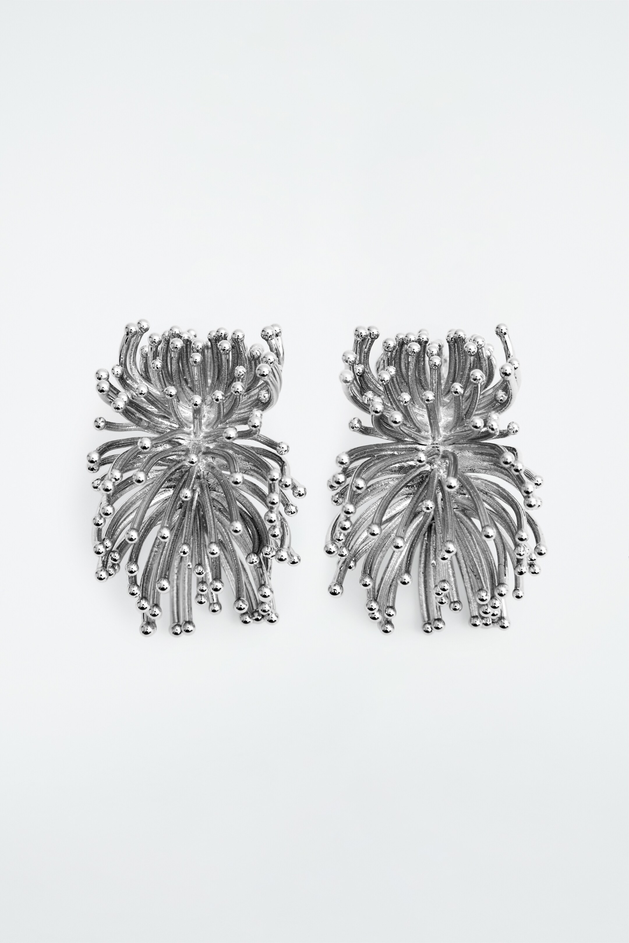 Ingrandisci l'immagine: FLORAL HOOP EARRINGS - SILVER - DONNA | H&M CH 1