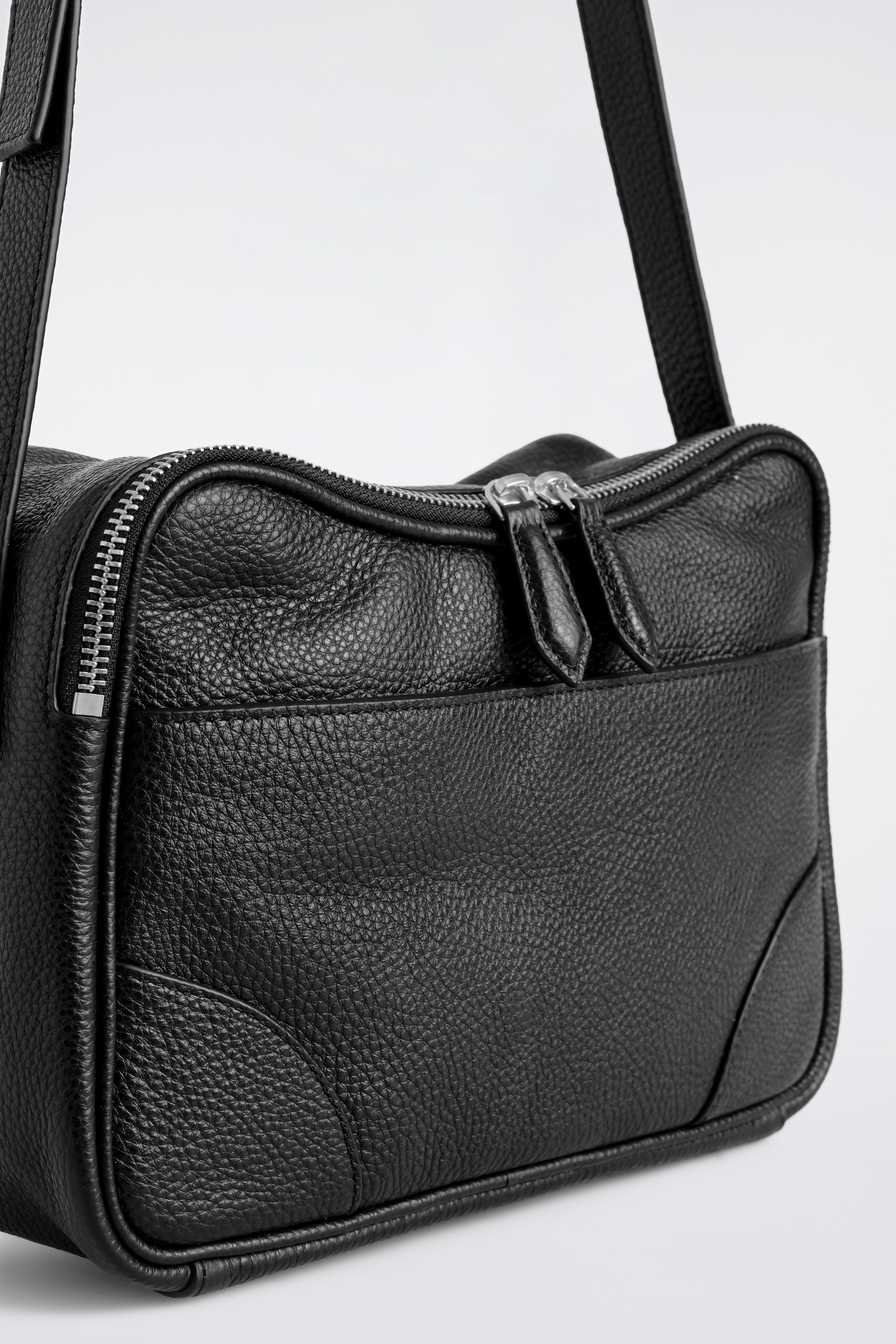 CLASSIC CROSSBODY BAG - LEATHER