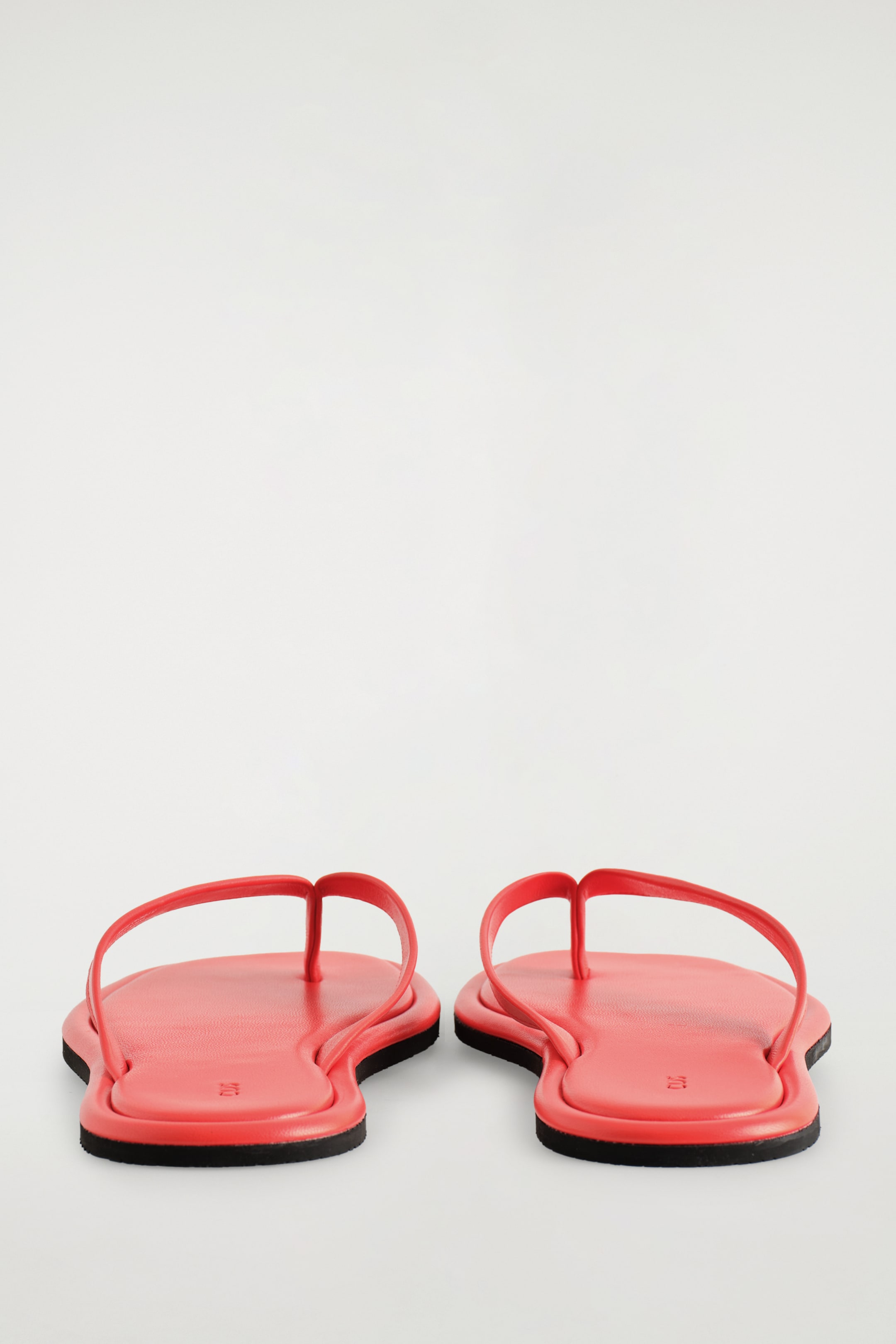 Visa större bild: FLIPFLOPS I LÄDER - RÖD - DAM | H&M SE 5