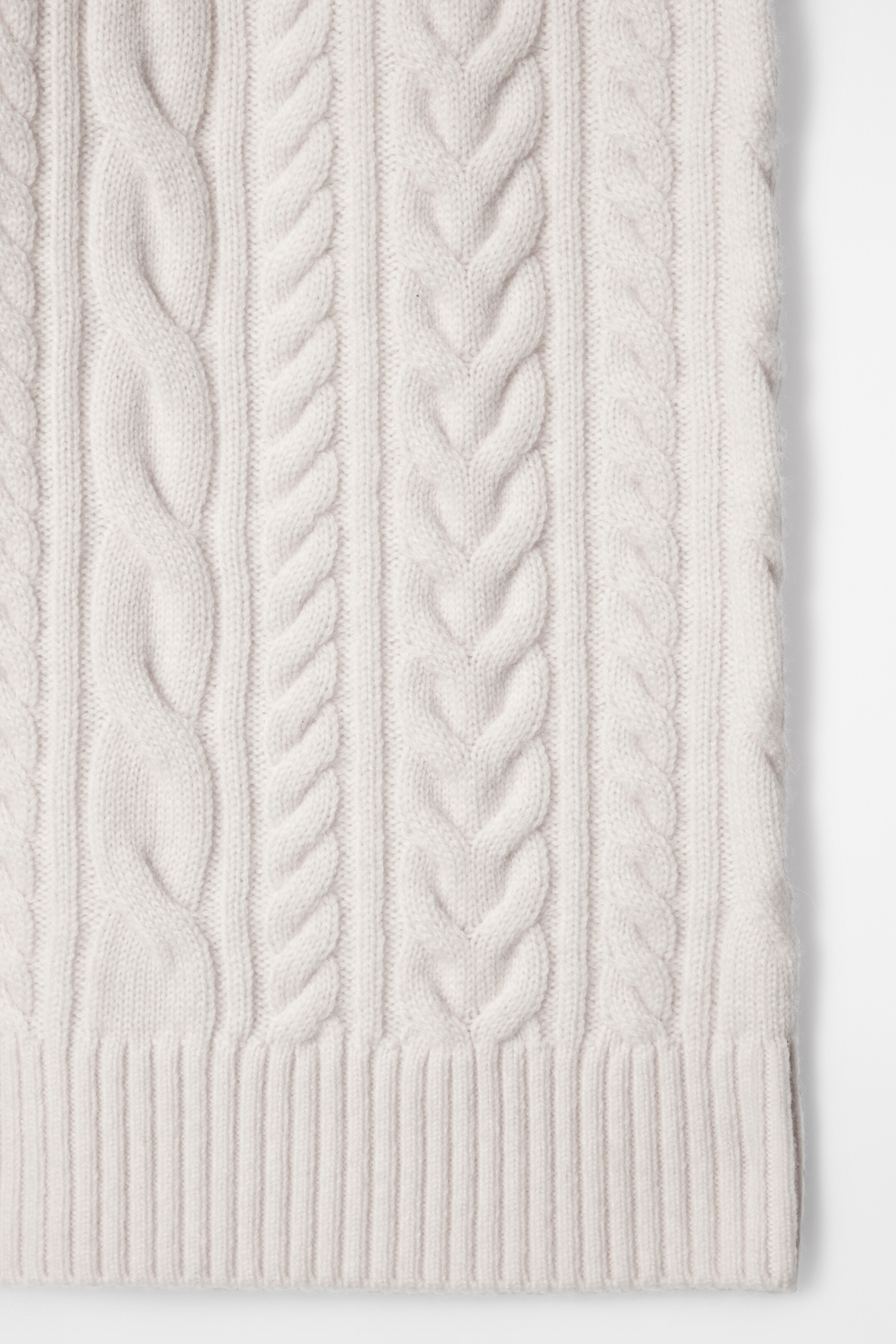 Visa större bild: KABELSTICKADE ULLBYXOR - GRÄDDVIT - DAM | H&M SE 6