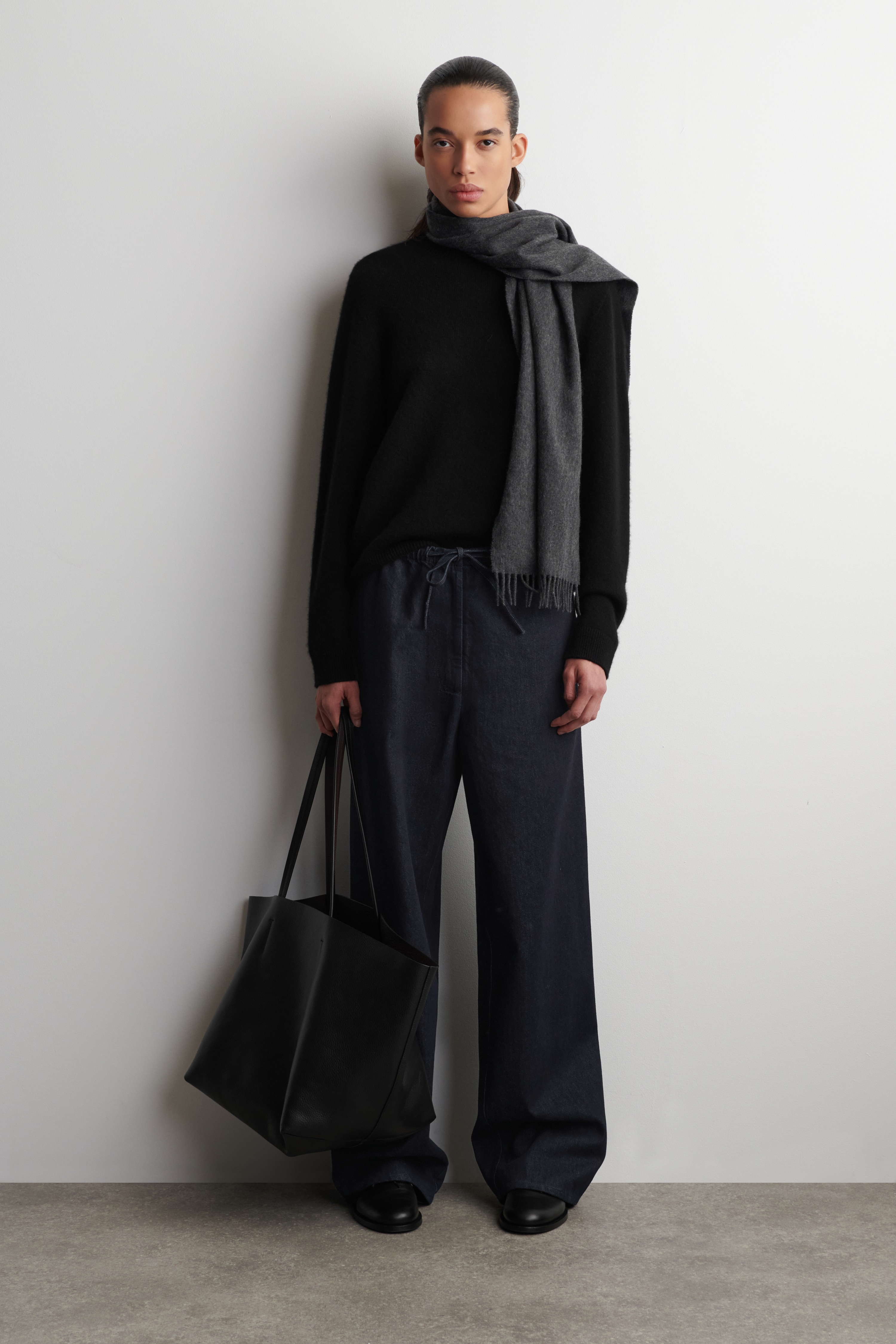 DŽÍNY SE STAHOVACÍ ŠŇŮRKOU - INDIGO