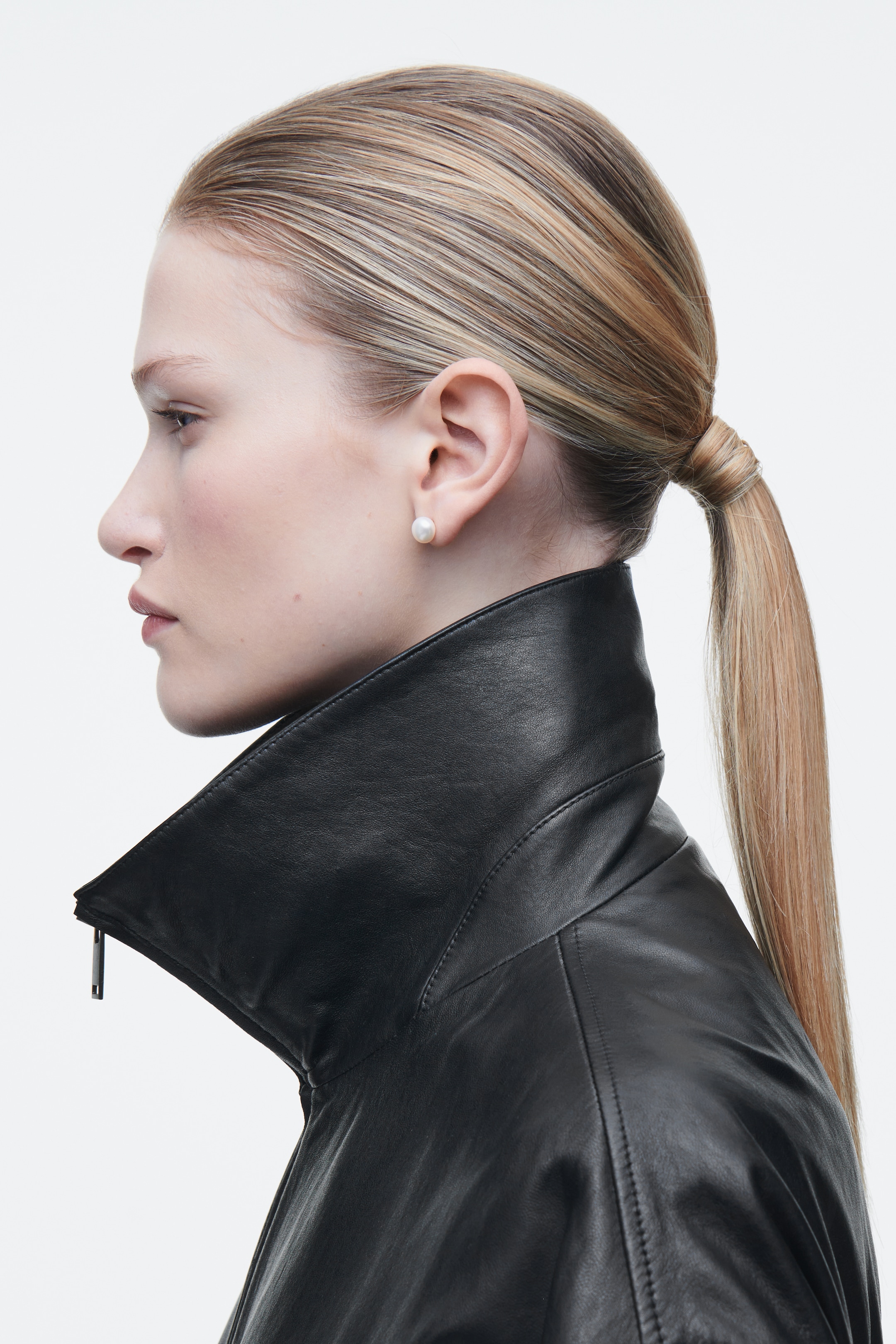 Agrandir l'image: PUCES D'OREILLES DÉPAREILLÉES À PERLES D'EAU DOUCE - DORÉ - FEMME | H&M FR 2