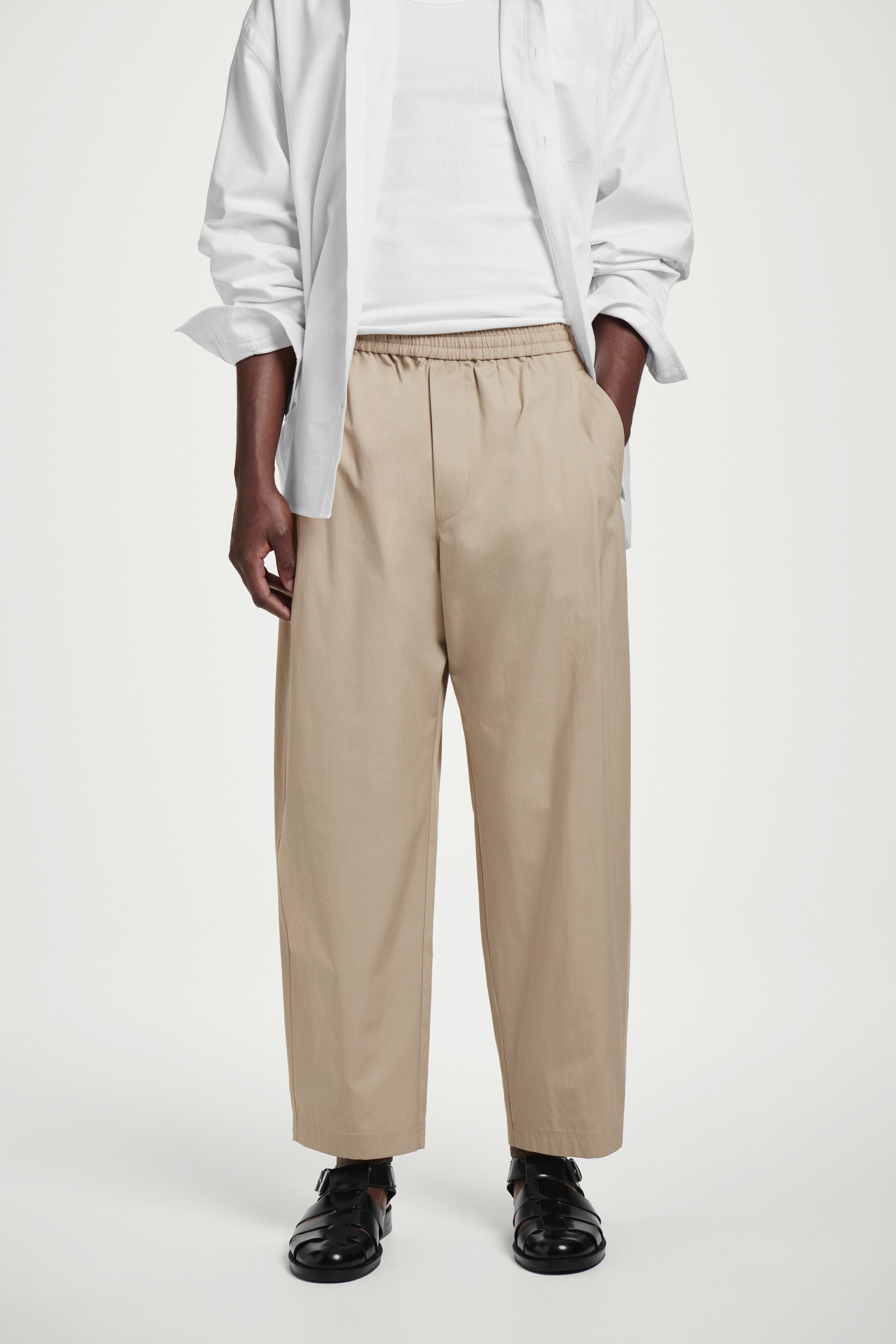 Agrandir l'image: PANTALON COURT LARGE À TAILLE ÉLASTIQUÉE - TAUPE - HOMME | H&M CH 3