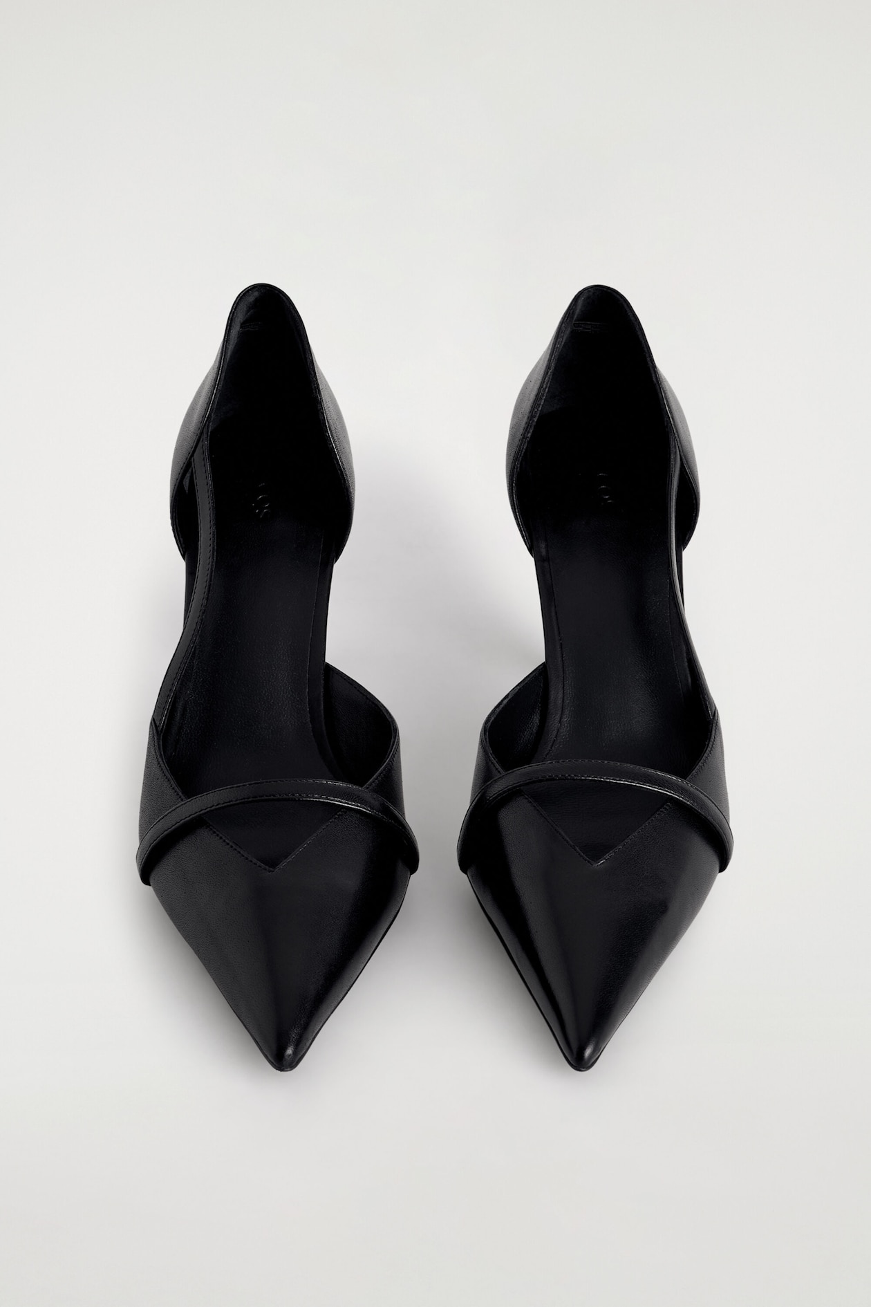 STRAP-DETAIL LEATHER PUMPS — BLACK