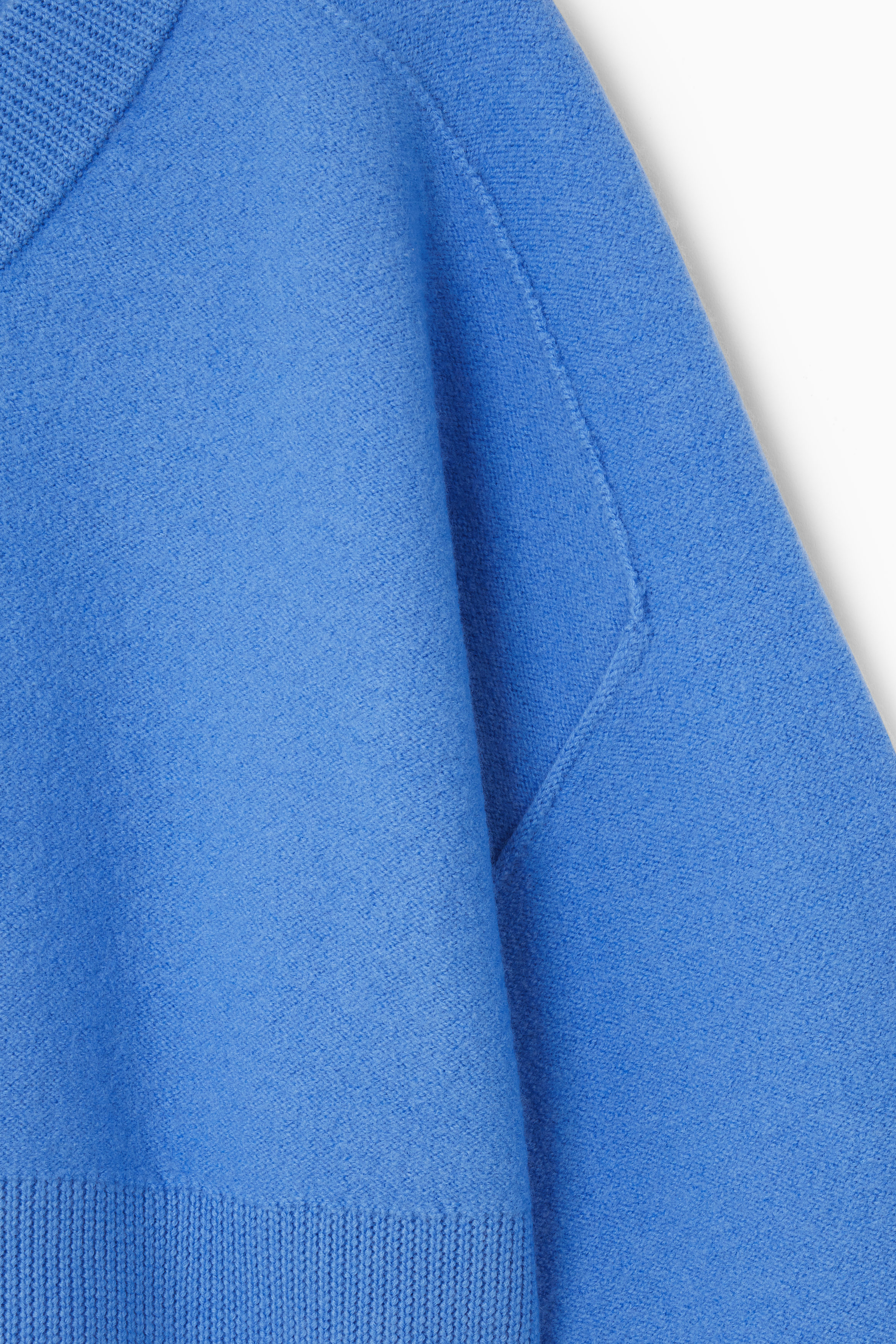 CROPPED V-NECK WOOL SWEATER - SKY BLUE | COS US