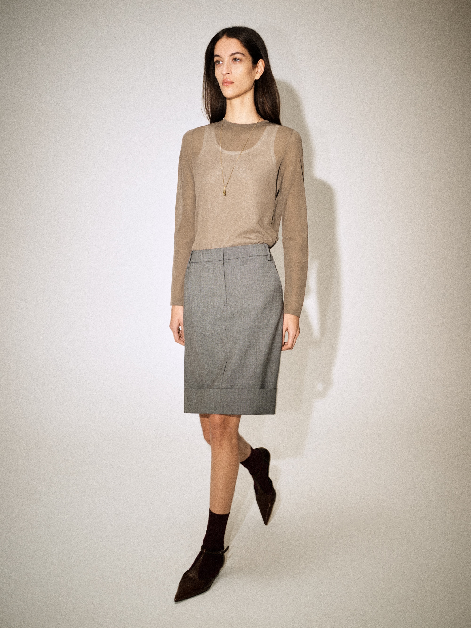 Jupe longue beige foncé satiné évasé