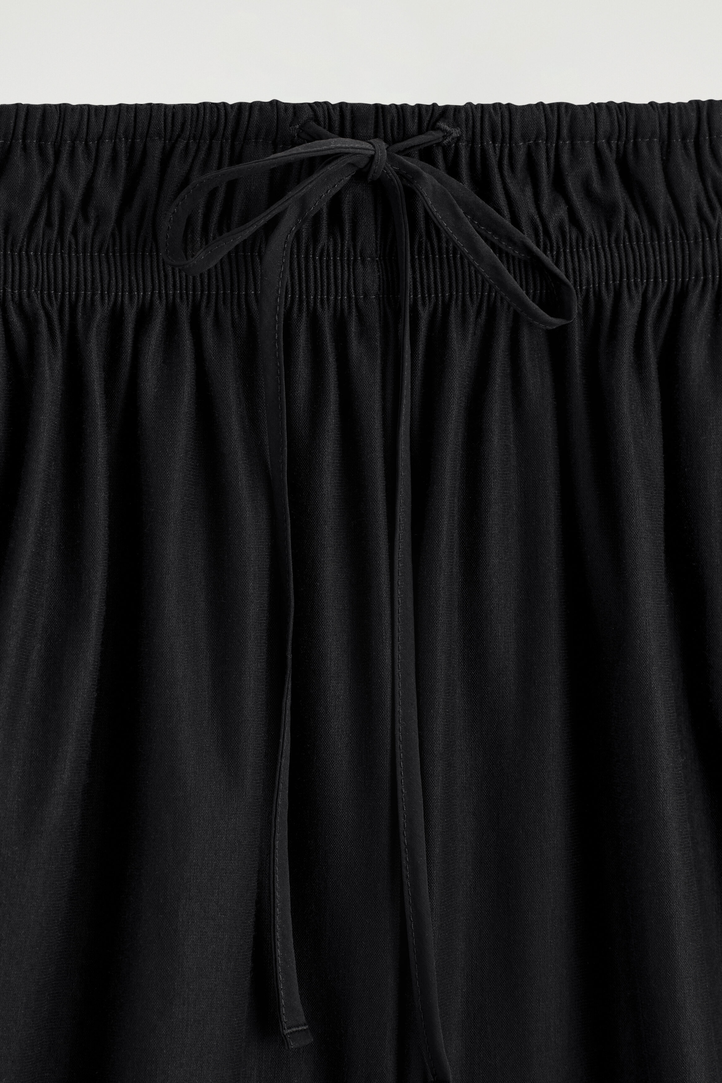 RUCHED-WAIST SHORTS - thumbnail 6