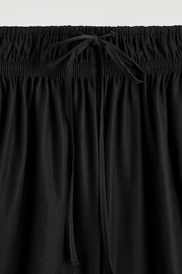 RUCHED-WAIST SHORTS — BLACK 5