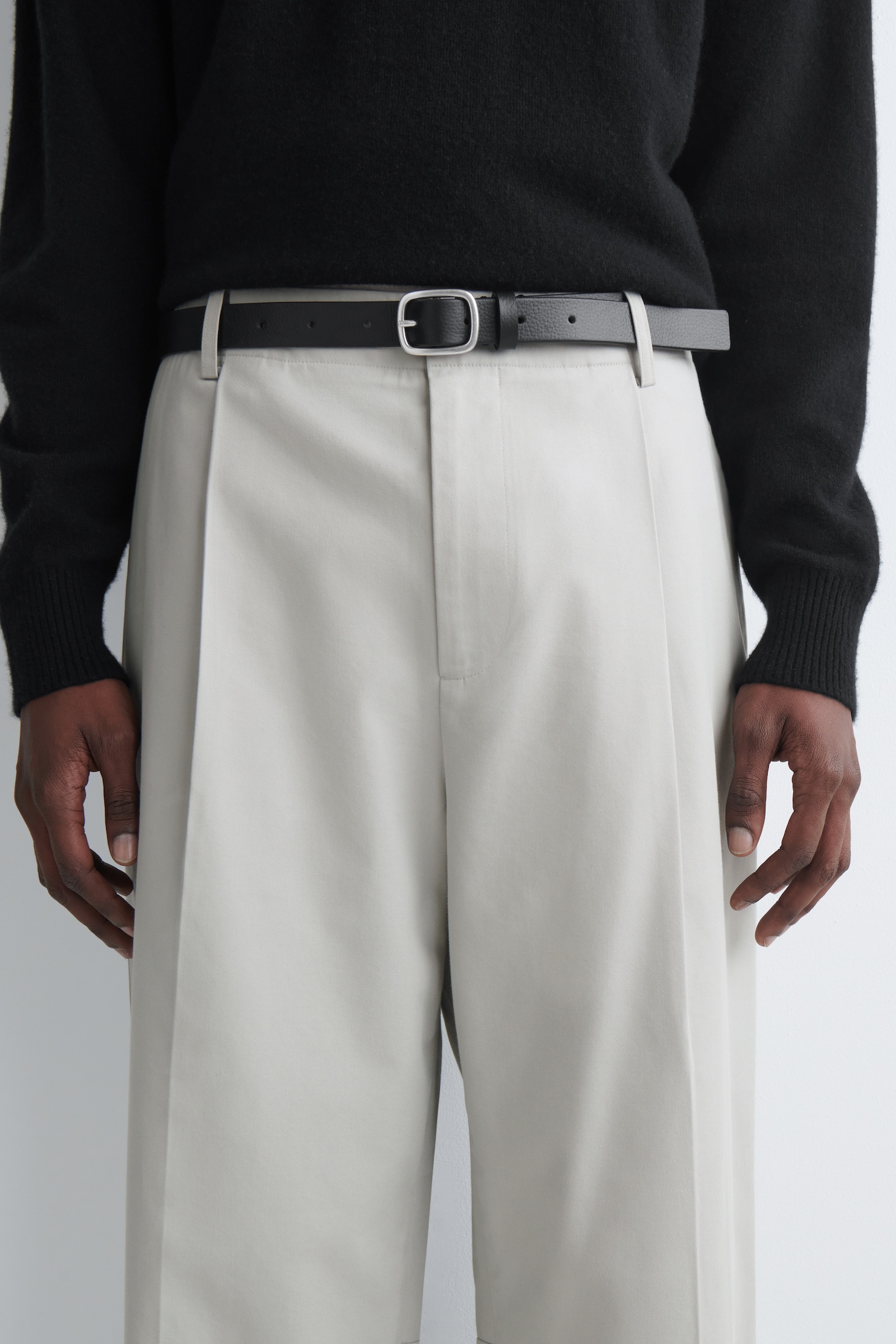 ZKRÁCENÉ BAVLNĚNÉ KALHOTY S ROVNÝMI NOHAVICEMI - SVĚTLE ŠEDÁ/HNĚDÁ - 5