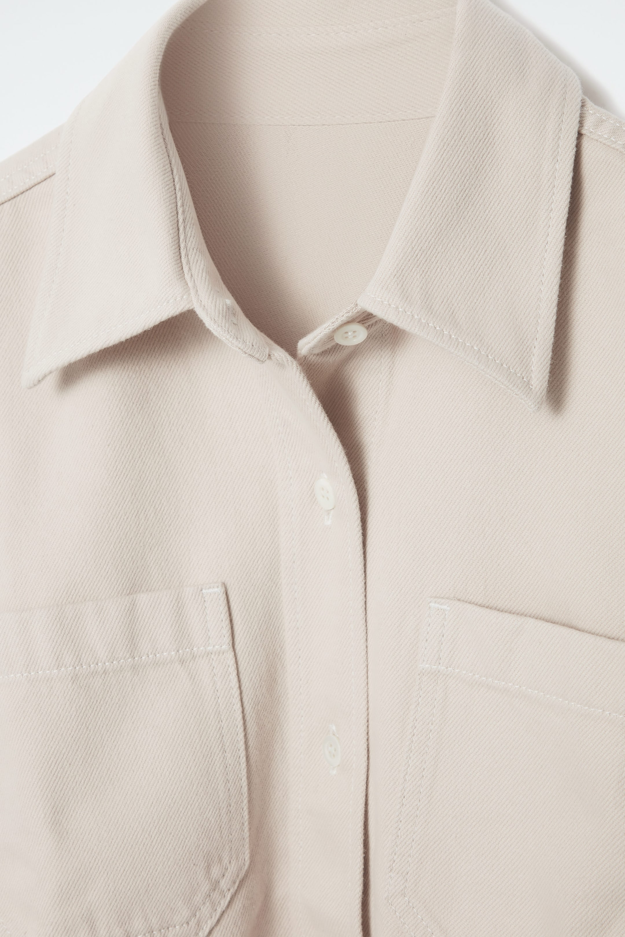 RELAXED SHORT-SLEEVED DENIM SHIRT