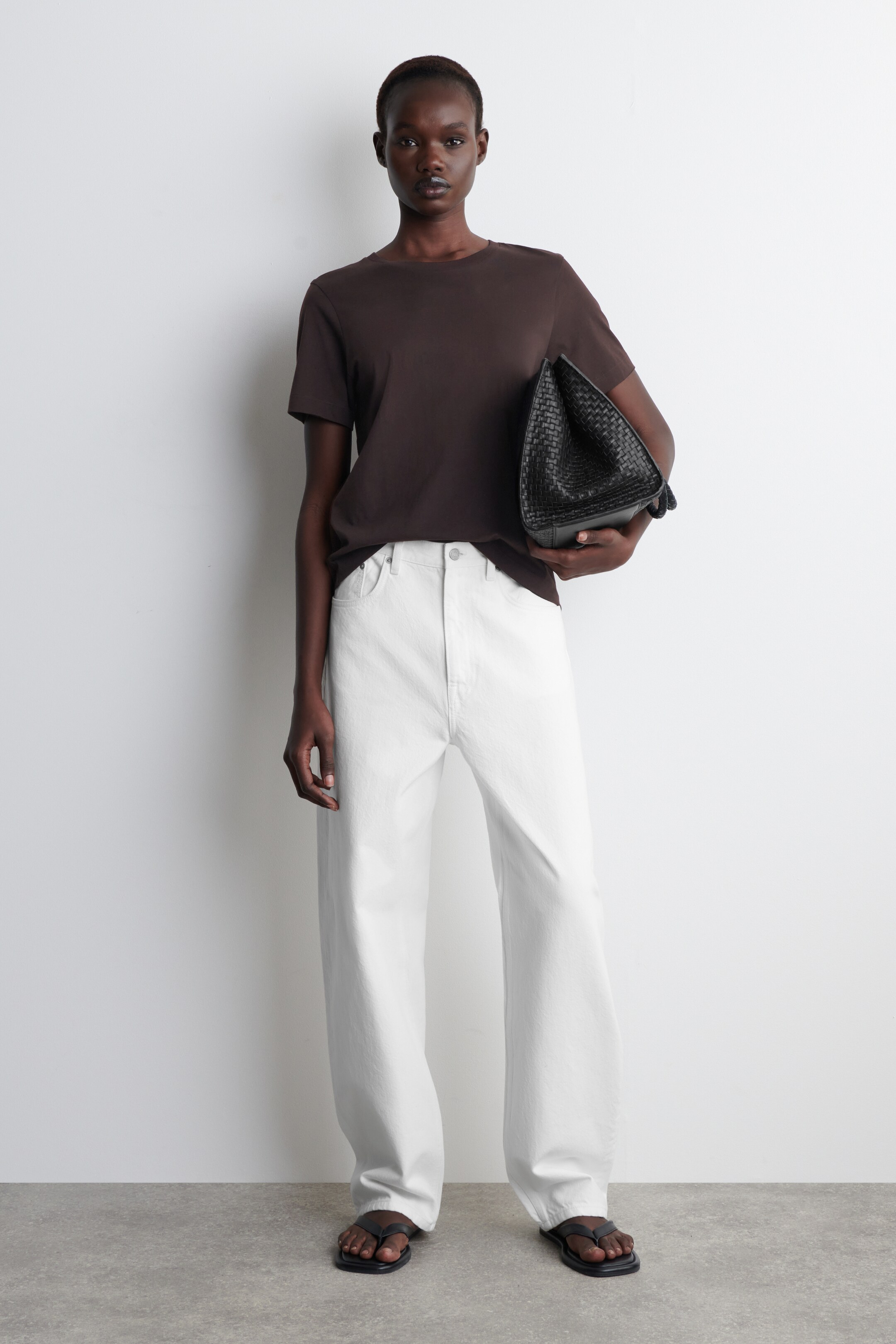 Agrandir l'image: T-SHIRT À COL ROND EN COTON - BRUN FONCÉ - FEMME | H&M FR 2