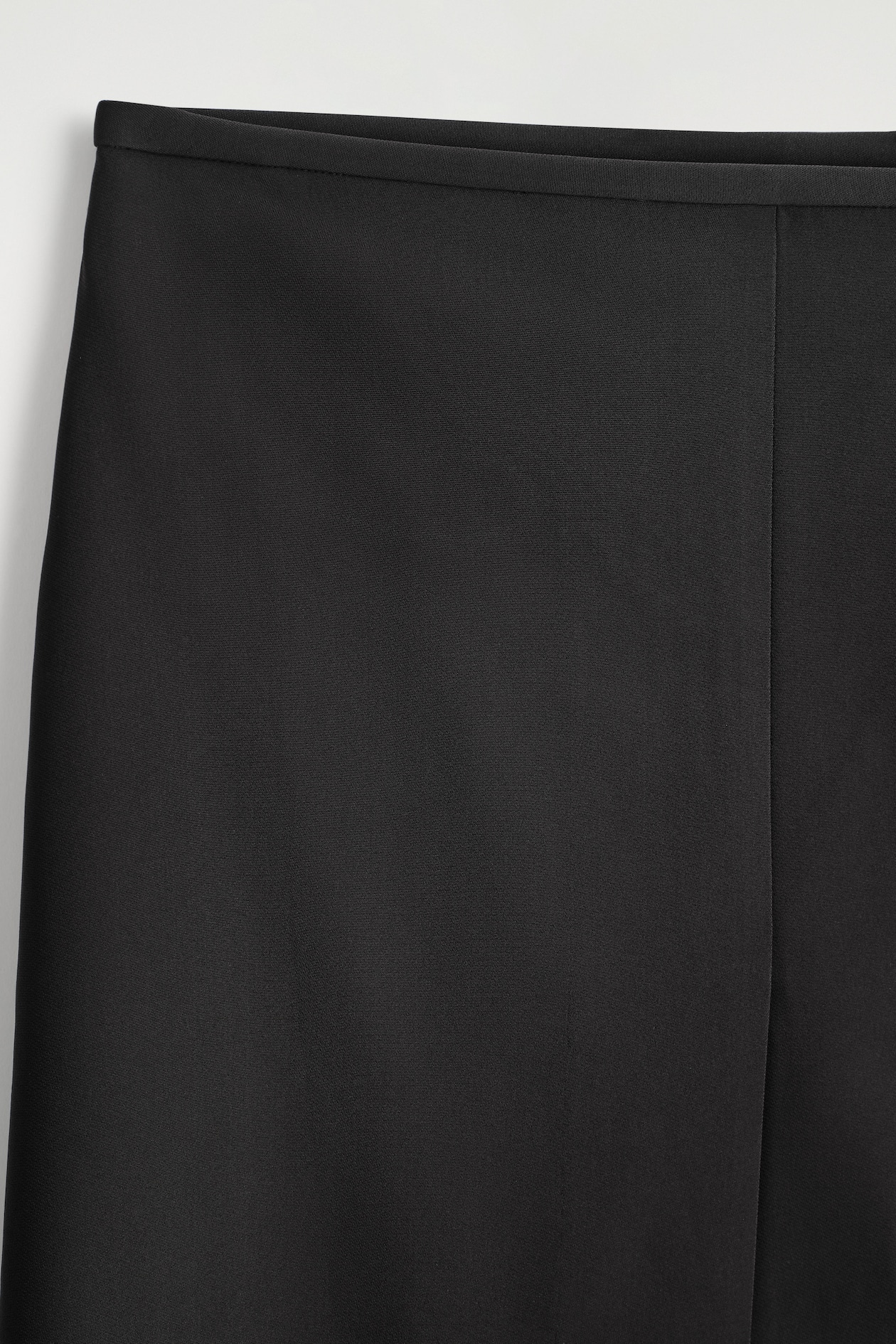 MIDI PENCIL SKIRT — BLACK