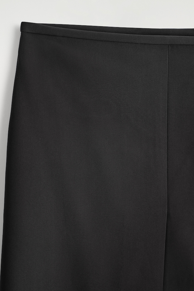 MIDI PENCIL SKIRT — BLACK