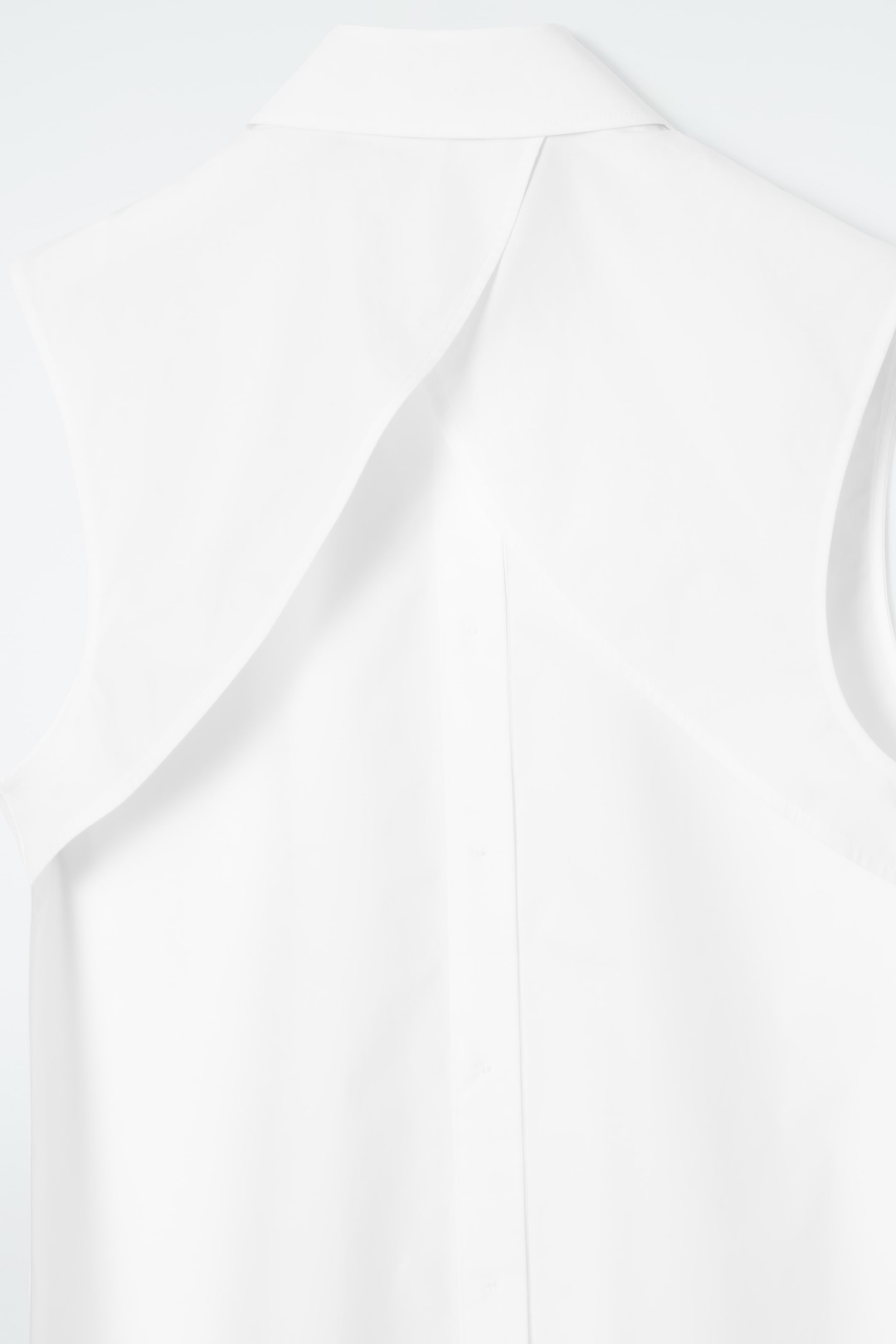 Grösseres Bild ansehen: ÄRMELLOSES HEMD MIT OFFENER RÜCKSEITE - WEISS - DAMEN | H&M CH 2