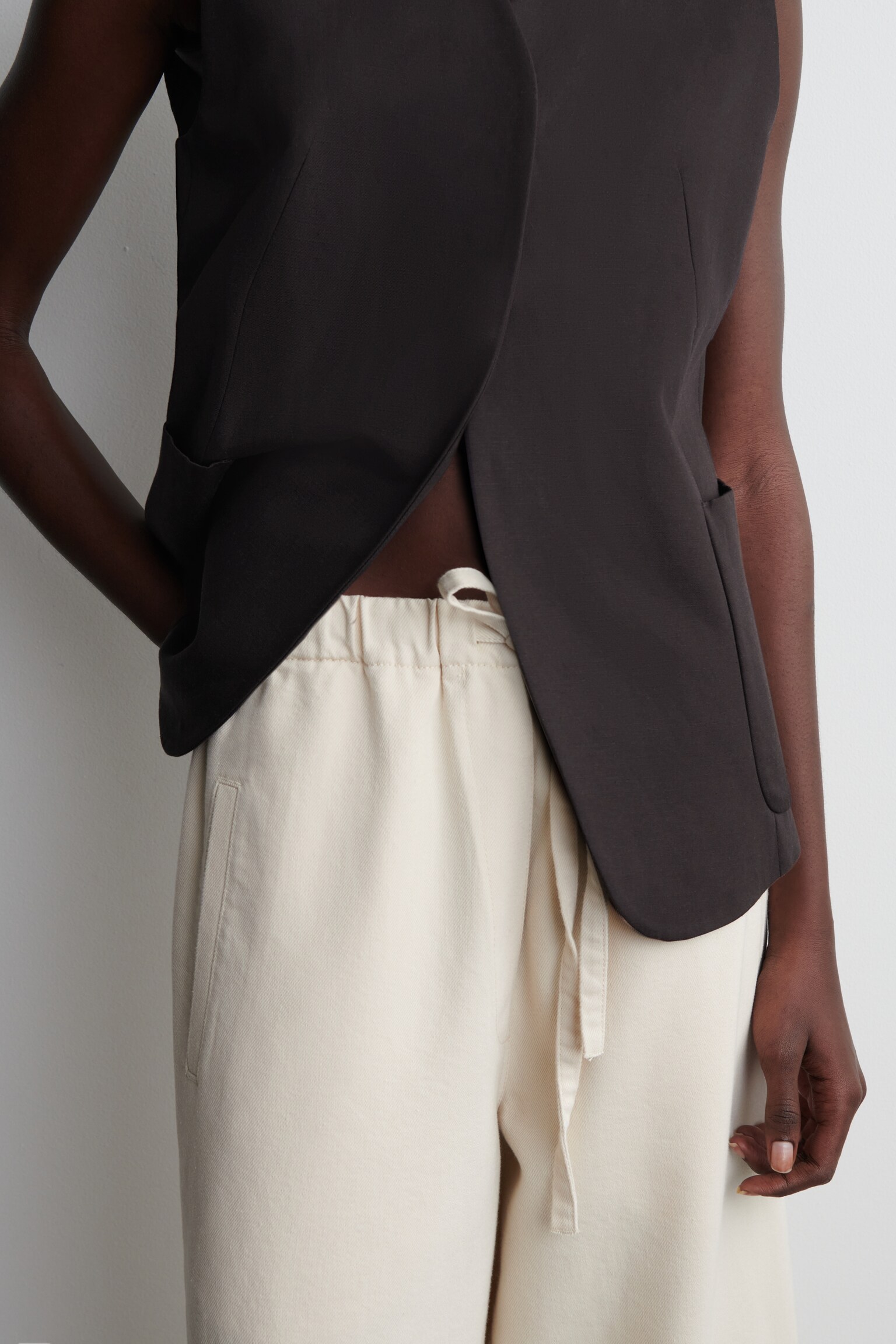 VERKÜRZTE HOSE AUS DENIM MIT WEITEM BEIN - ECRU/Dunkelblau - 5