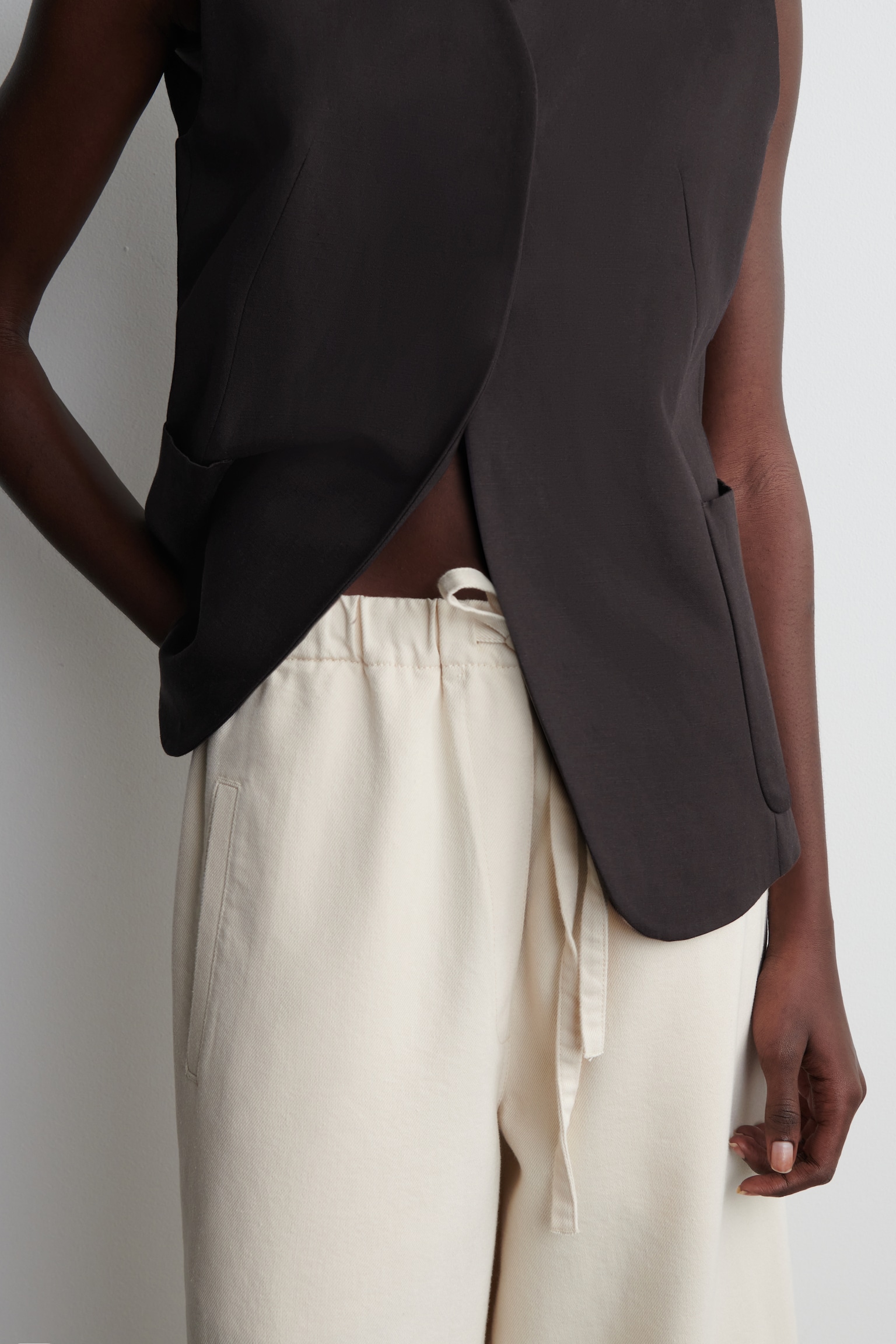 PANTALÓN DENIM ANCHO CROP - CRUDO/AZUL OSCURO - 4