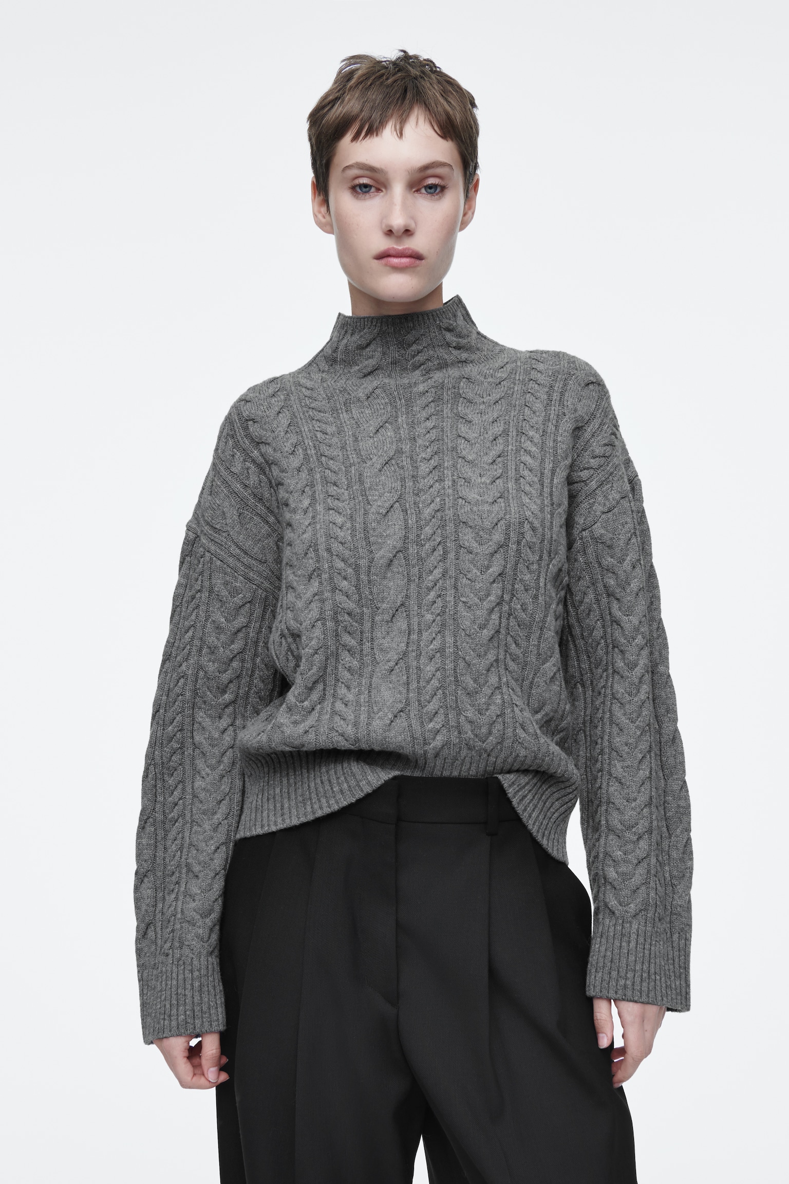 CABLE-KNIT WOOL FUNNEL-NECK JUMPER - GREY