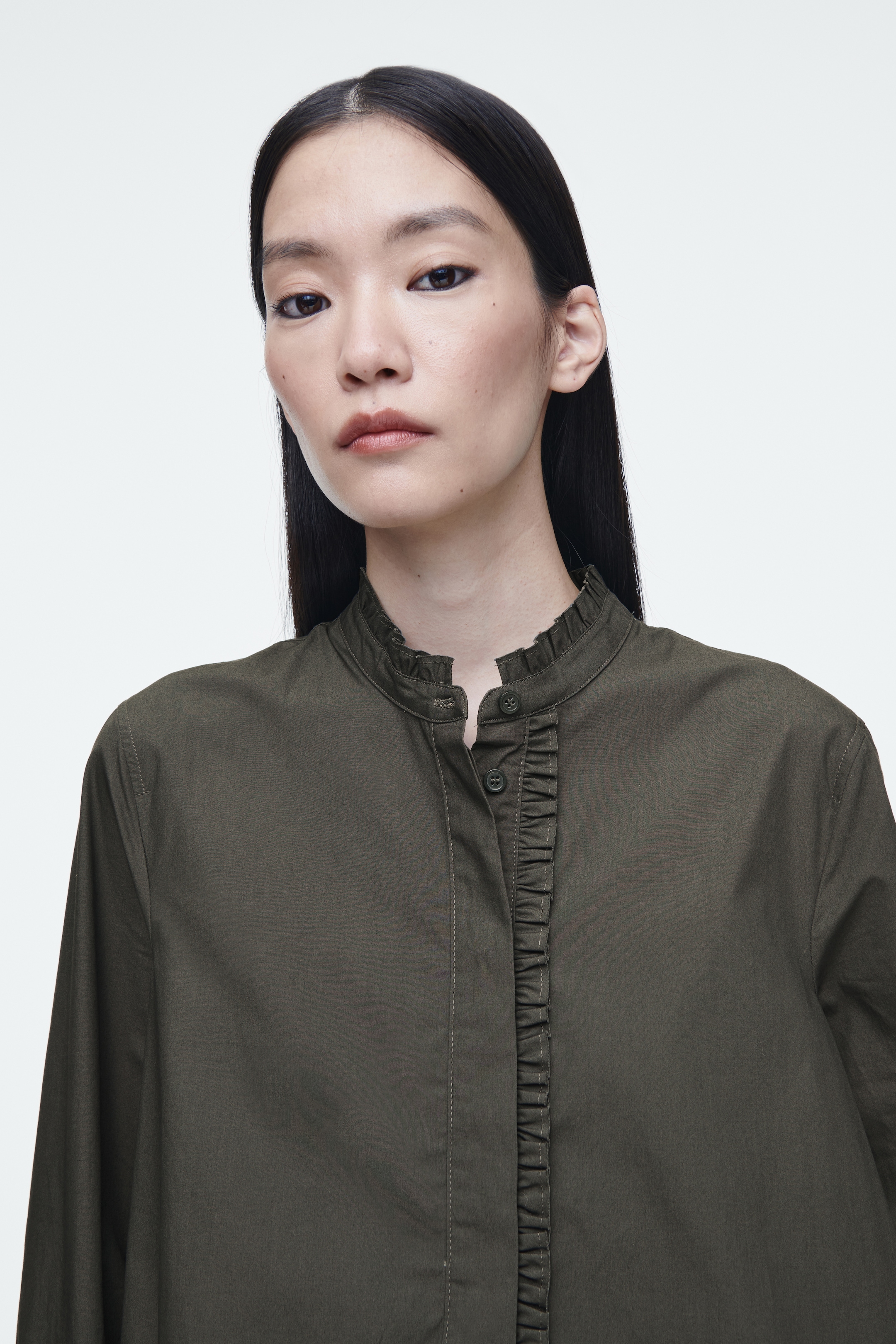 Grösseres Bild ansehen: SWING MINIKLEID MIT RÜSCHEN - DUNKLES KHAKI - DAMEN | H&M CH 4