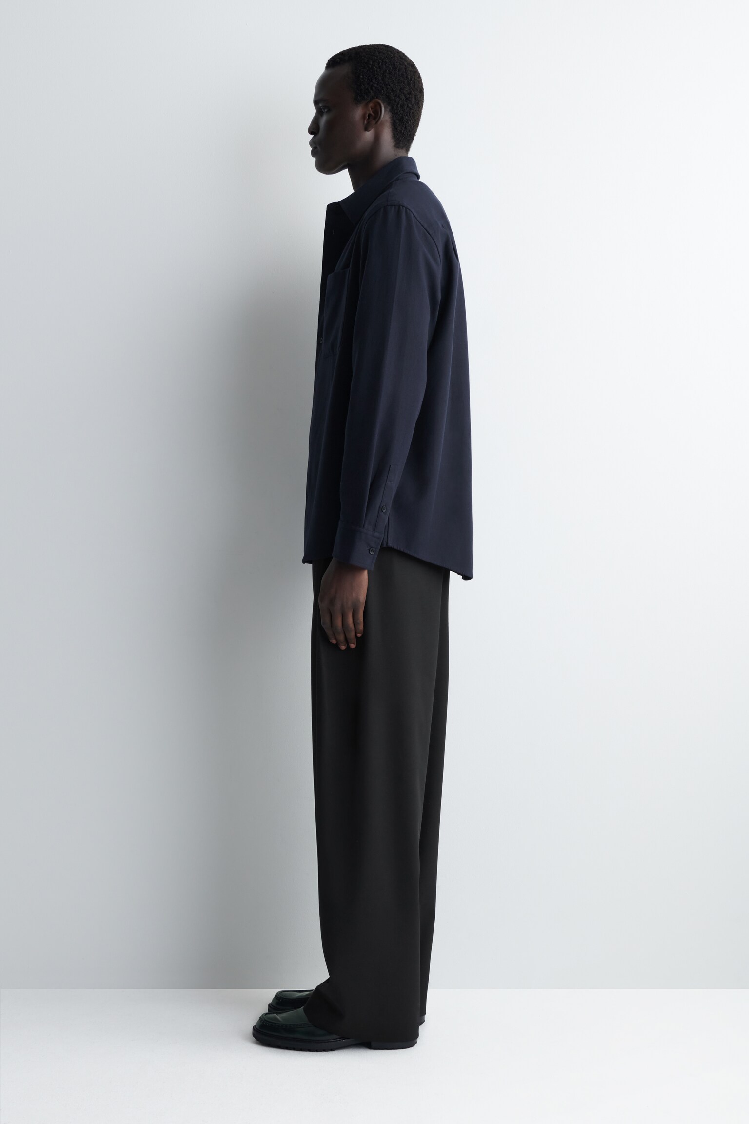 LOCKERES HEMD AUS GEBÜRSTETEM BAUMWOLL-MIX - NAVYBLAU/GRAU - 5