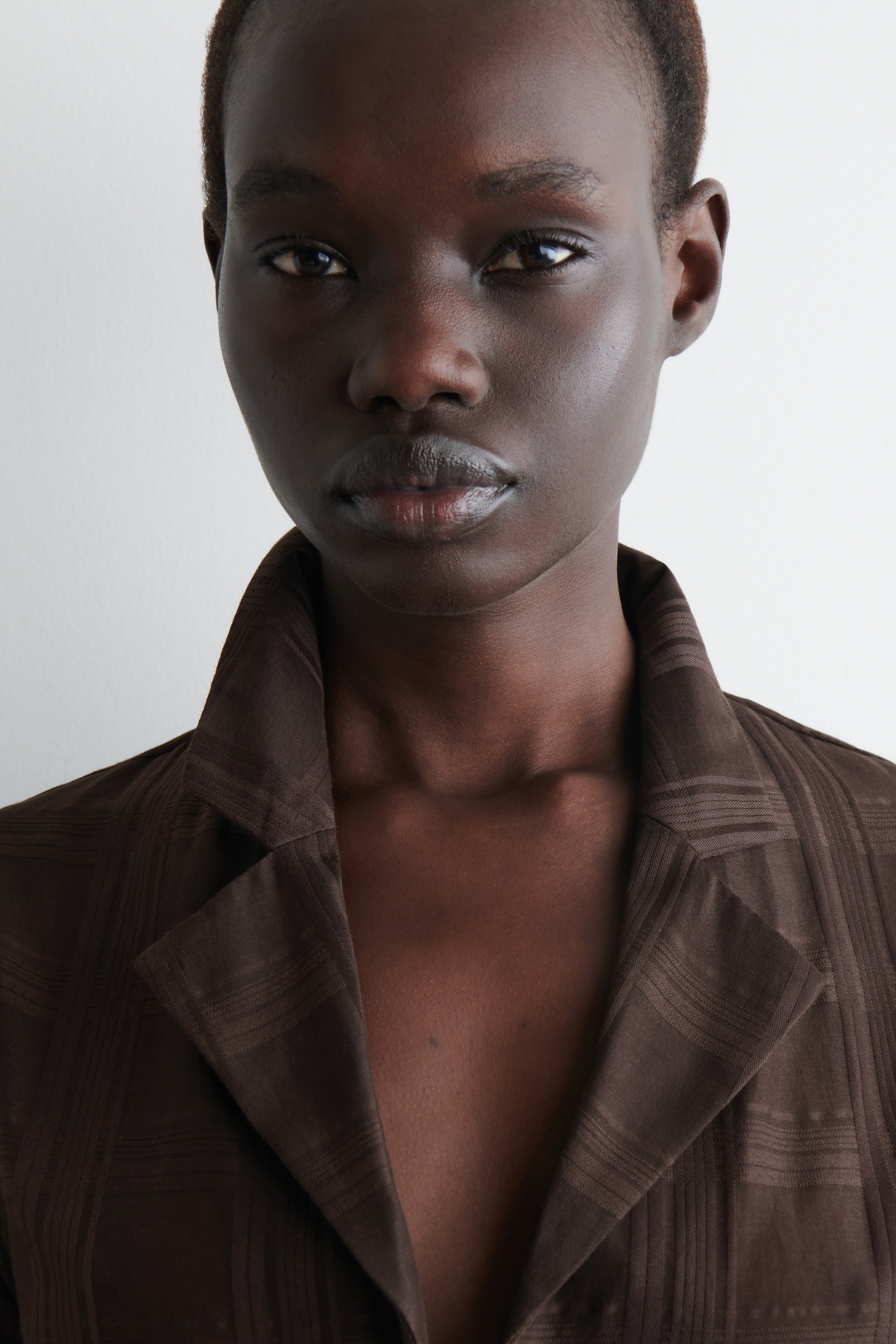 Ingrandisci l'immagine: SHEER CHECKED RESORT SHIRT - DARK BROWN - DONNA | H&M CH 5