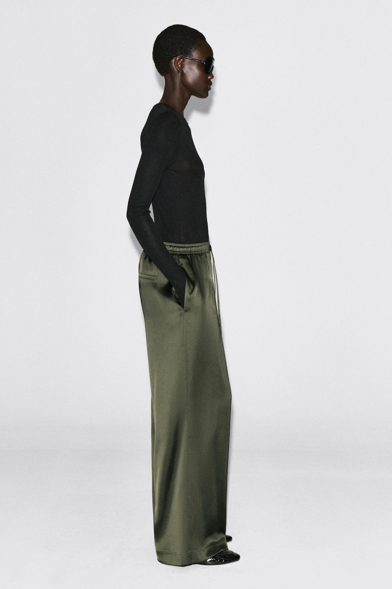 PLEATED SATIN DRAWSTRING PANTS — KHAKI