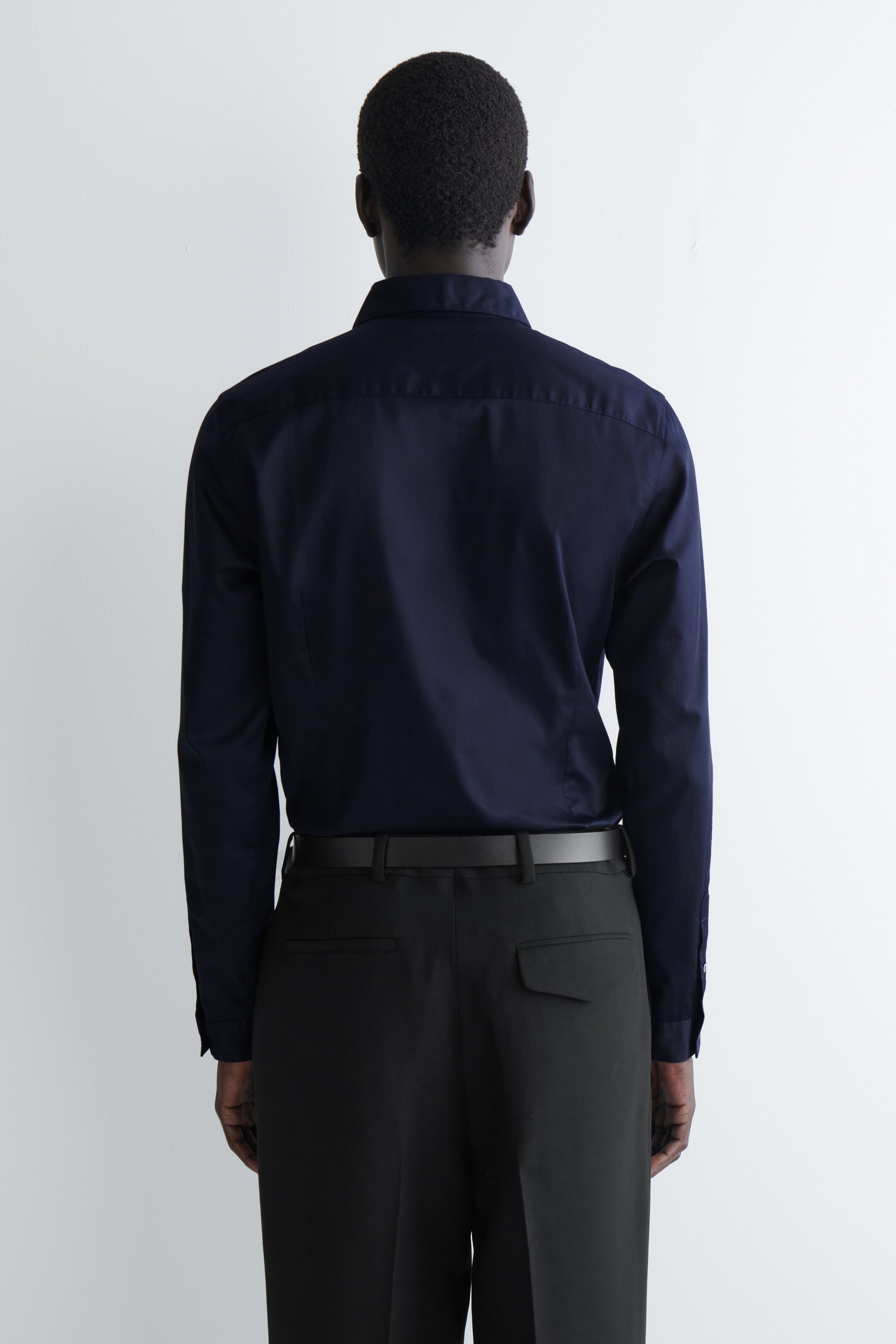 Agrandir l'image: CHEMISE HABILLÉE SLIM EN POPELINE - BLEU MARINE - HOMME | H&M CH 5