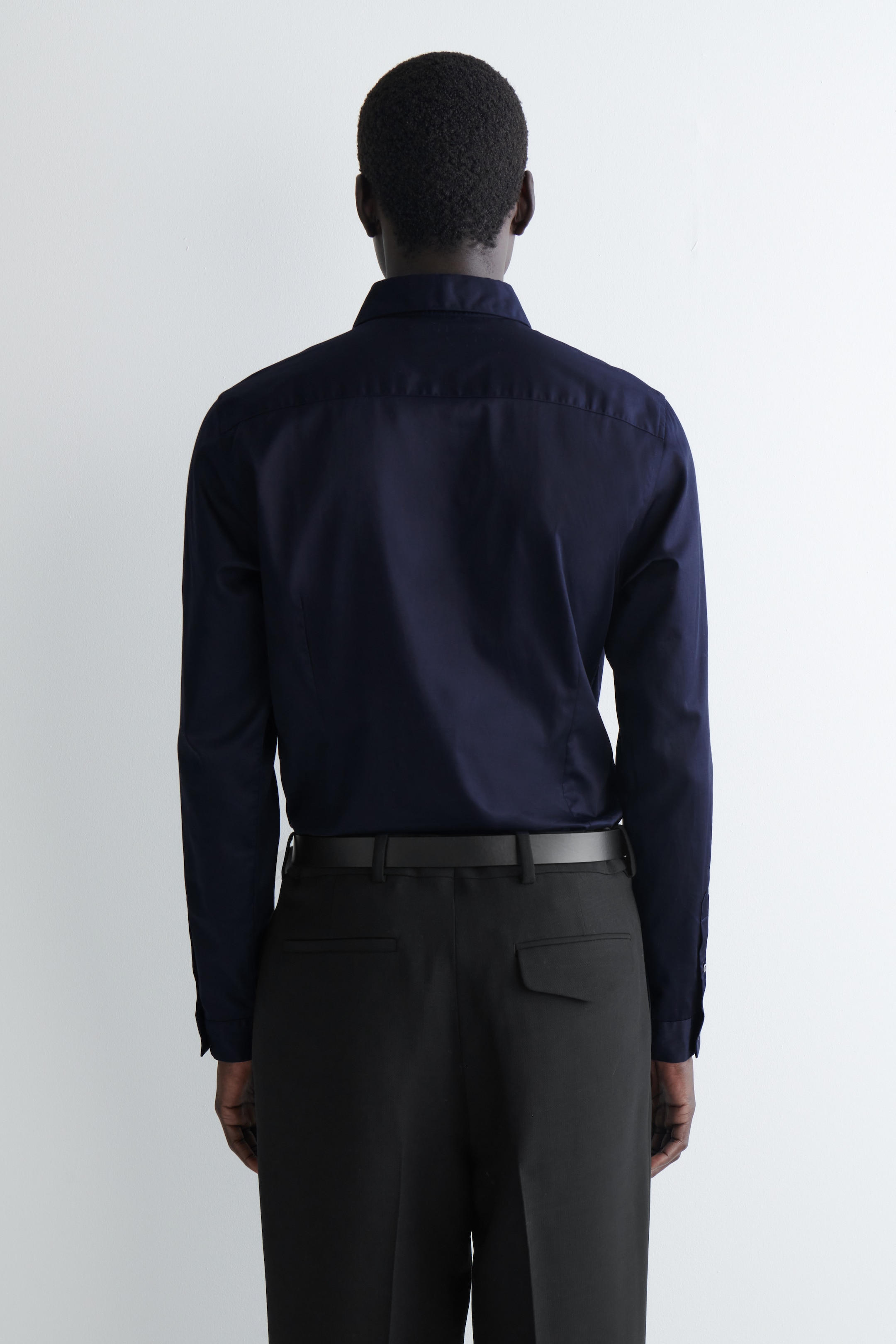 View larger image: SLIM TAILORED POPLIN SHIRT - NAVY - Men | H&M GB 4