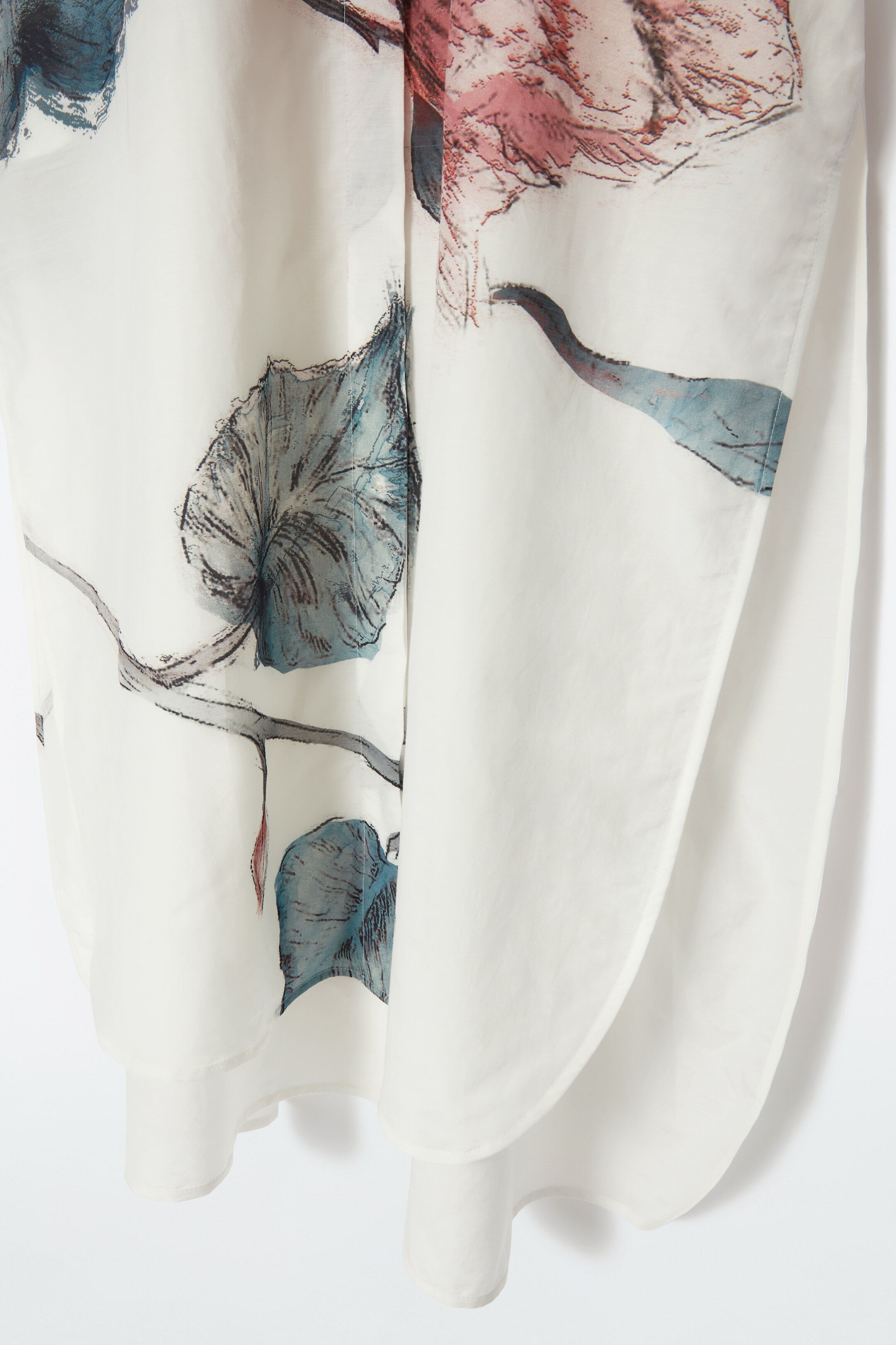 Ingrandisci l'immagine: OVERSIZED FLORAL-PRINT SHIRT DRESS - WHITE / FLORAL - DONNA | H&M CH 3