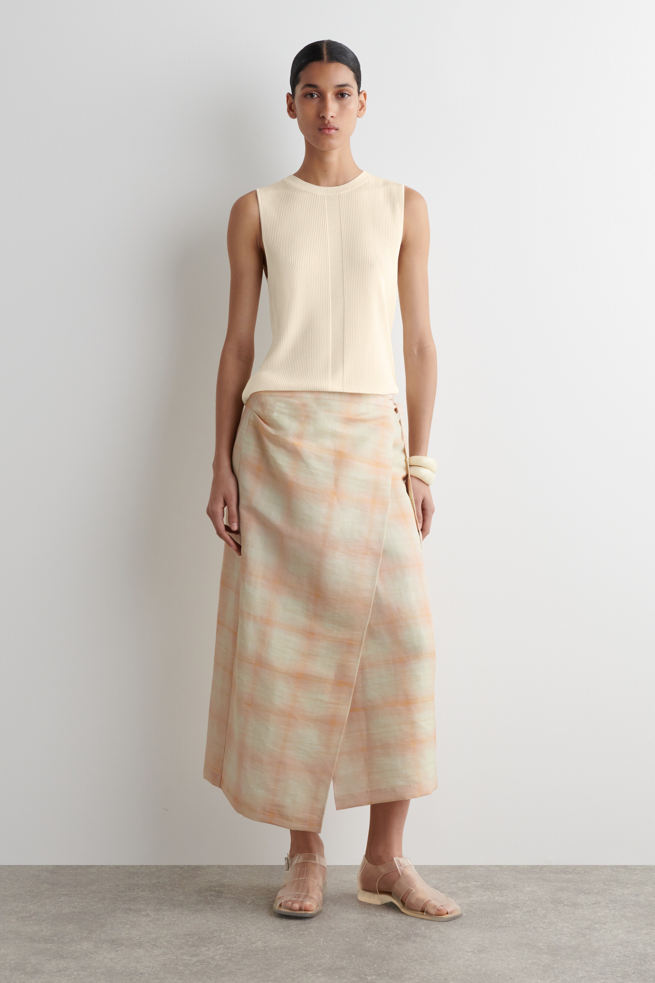 Agrandir l'image: DÉBARDEUR EN MAILLE CÔTELÉE - ÉCRU - FEMME | H&M FR 2