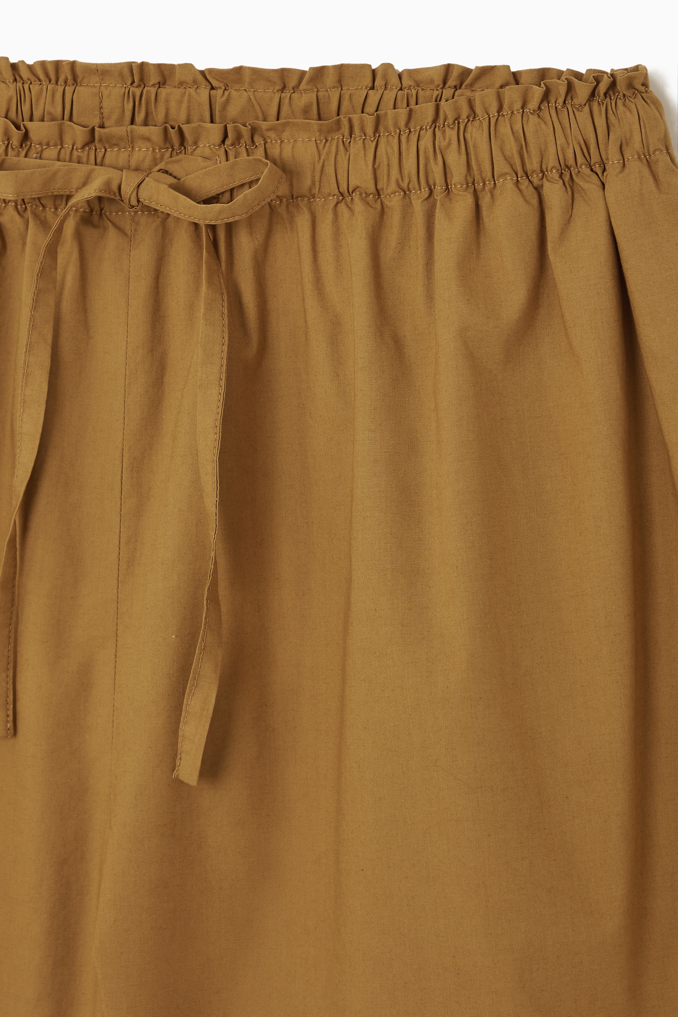Ingrandisci l'immagine: GATHERED DRAWSTRING SHORTS - BROWN - DONNA | H&M CH 3