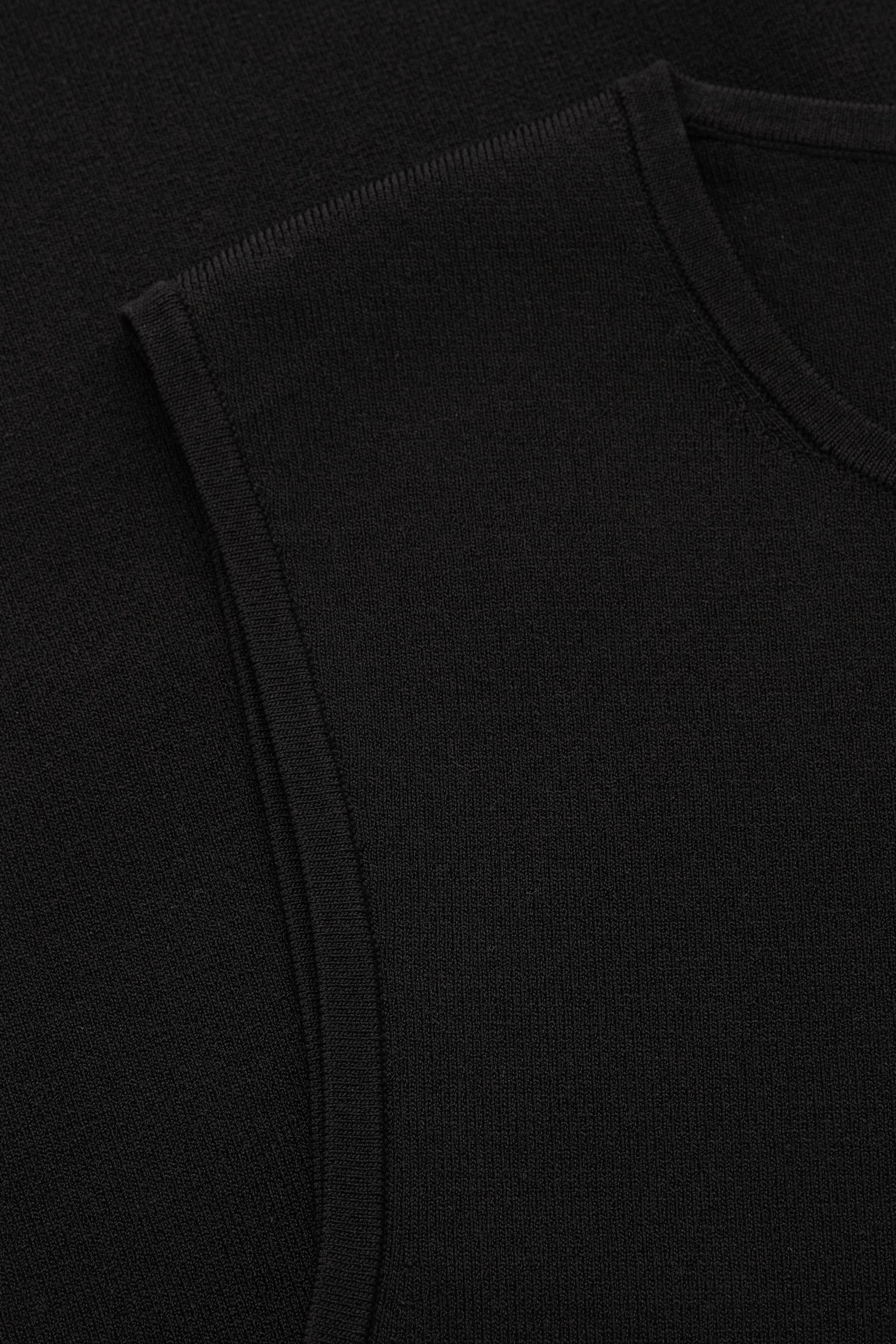 StillMedia/DescriptiveDetail