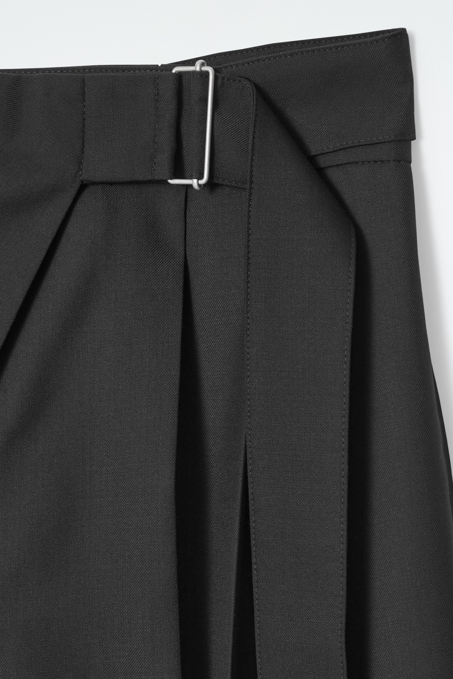 RELAXED BELTED WRAP-FRONT WOOL TROUSERS - BLACK/DARK RED - 2