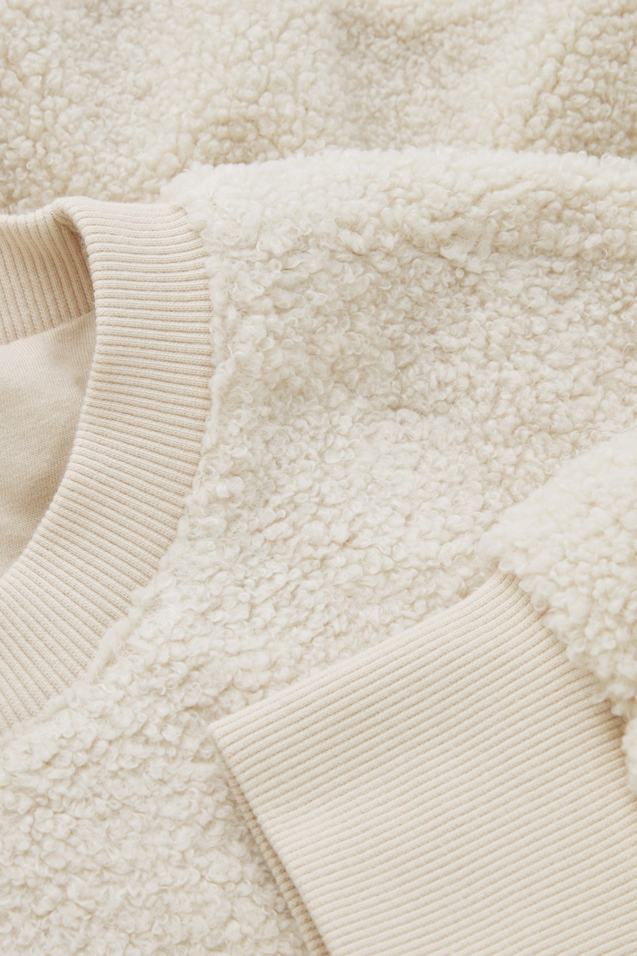 StillMedia/DescriptiveDetail