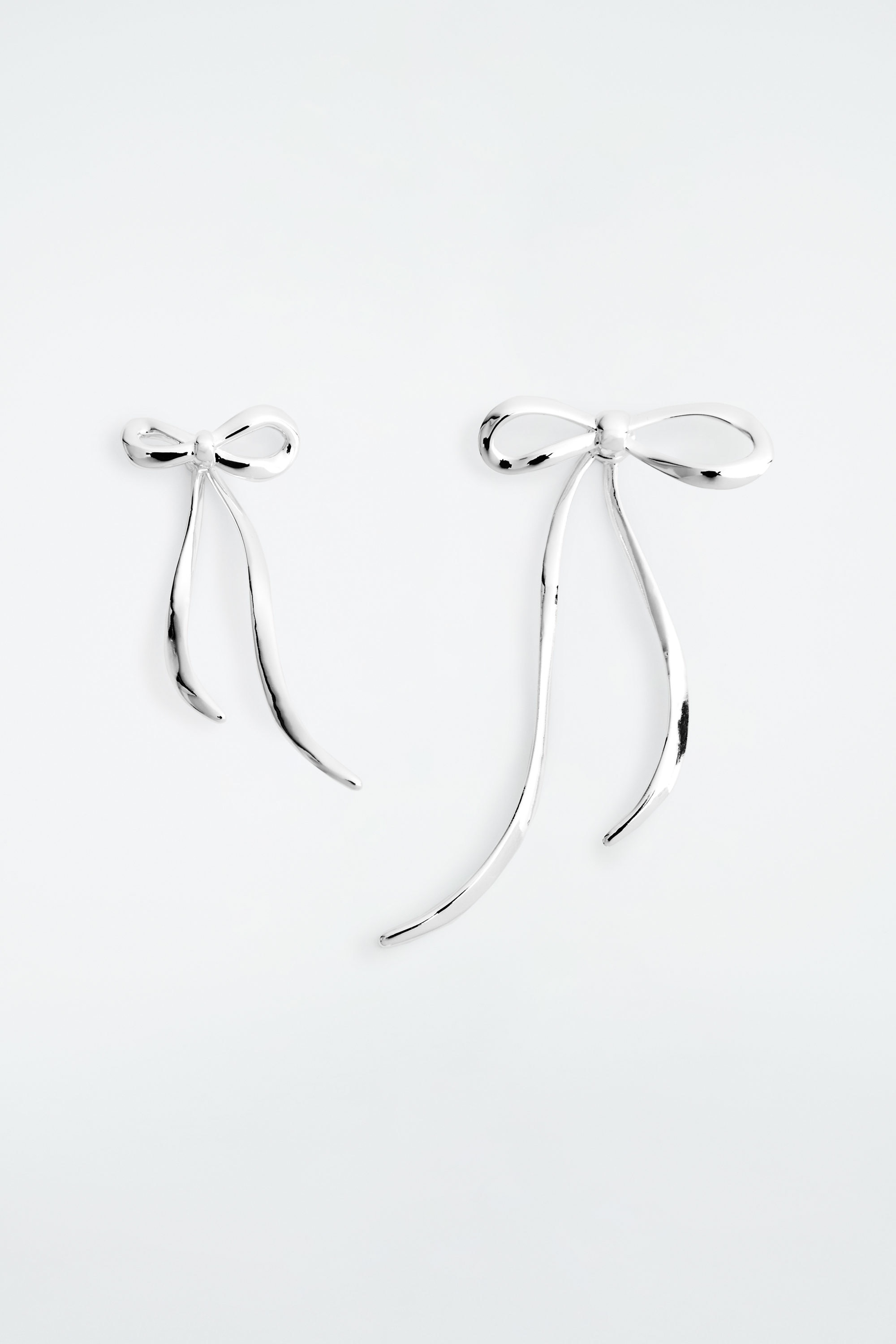 アクセサリー STRONG IRIS EARRINGS ours アクセサリー STRONG IRIS EARRINGS ours アクセサリー IRIS