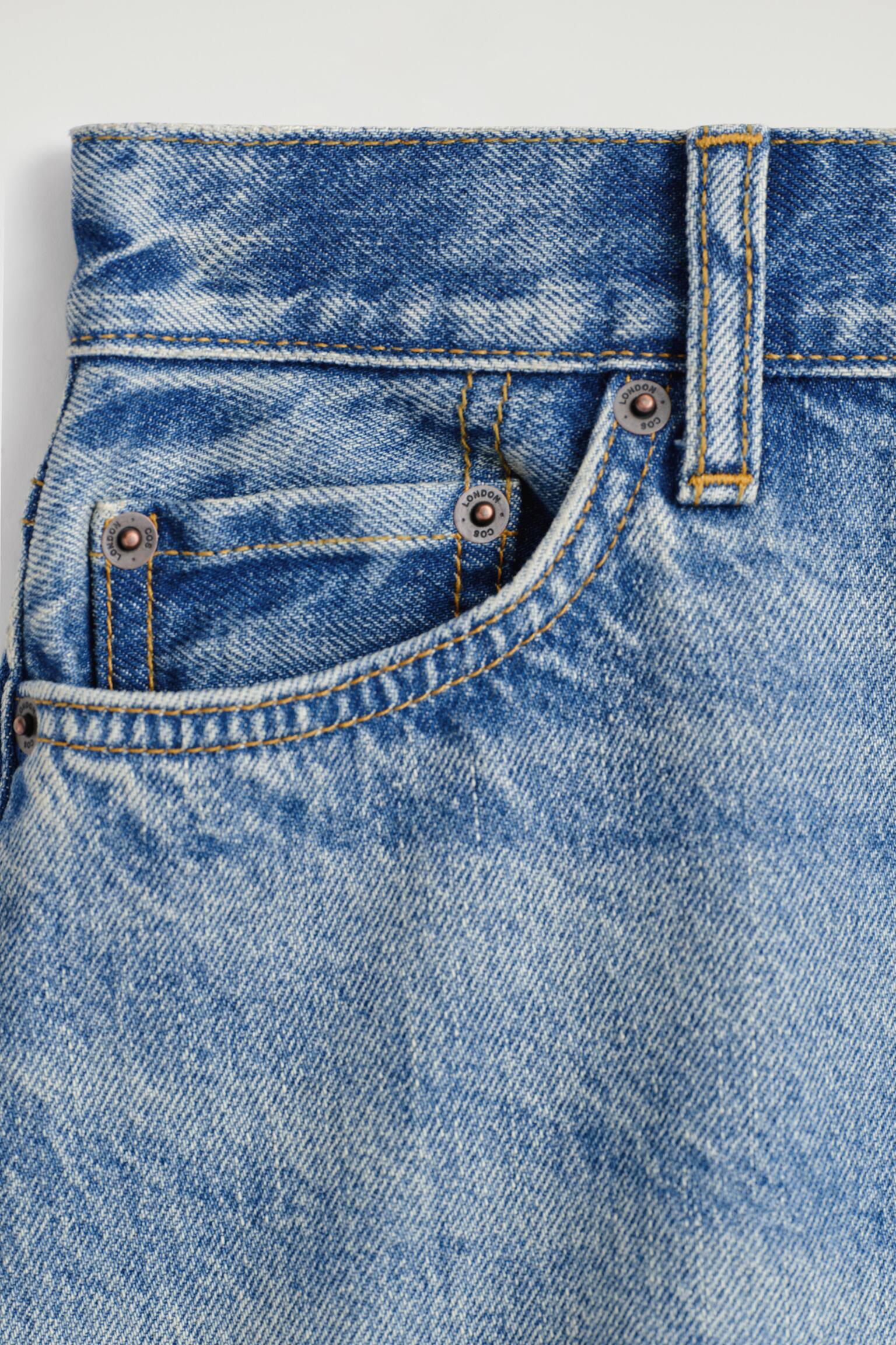 מכנסיים קצרים מדנים עם מותן גבוהה - 4