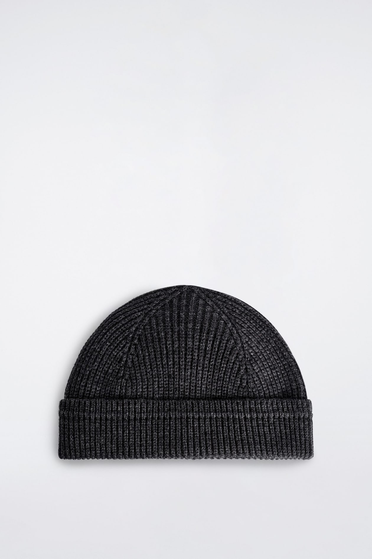 RIBBED WOOL-COTTON FISHERMAN BEANIE — CHARCOAL MÉLANGE