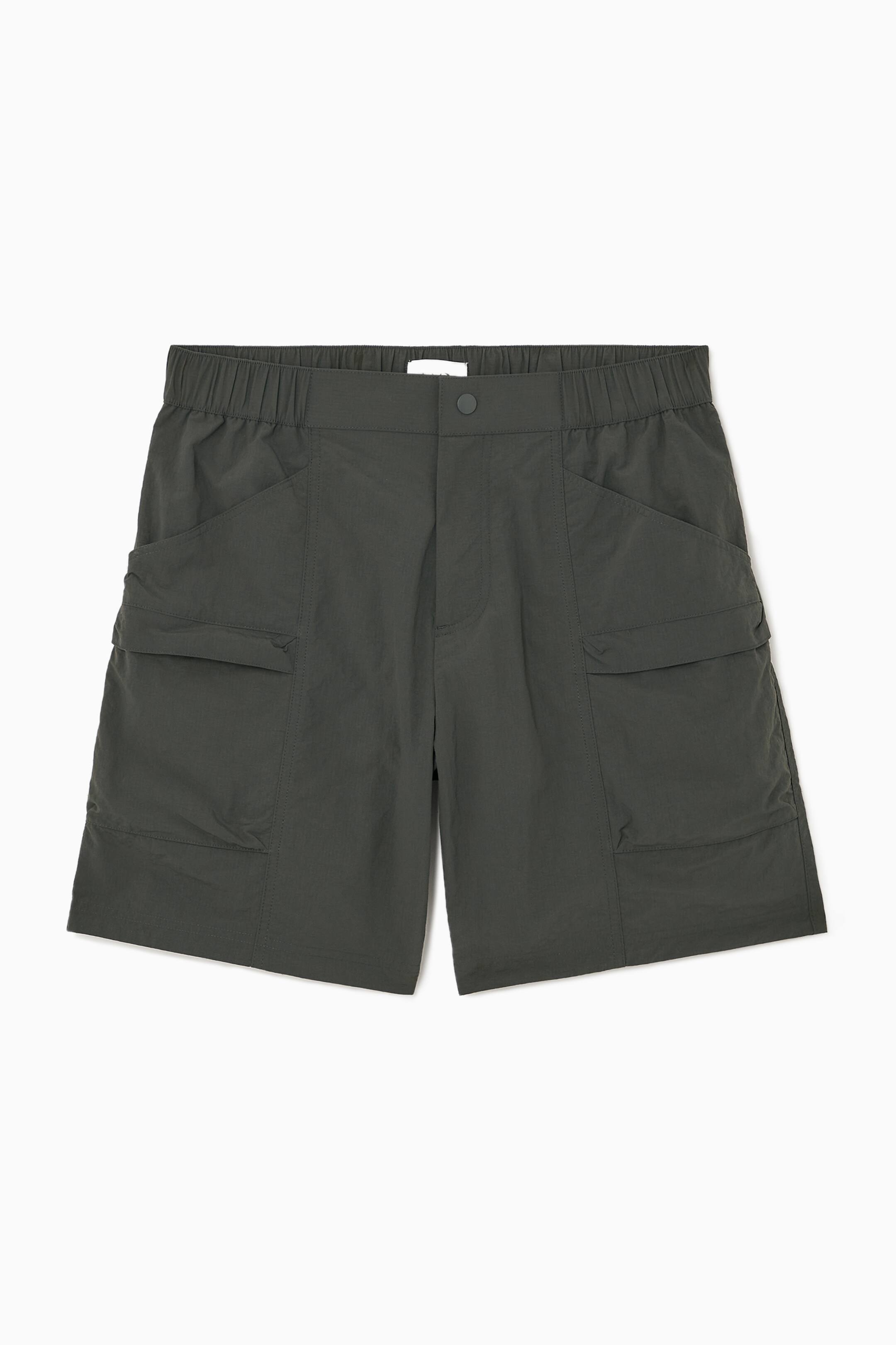 Grösseres Bild ansehen: BADESHORTS IM UTILITY-STIL - DUNKELGRÜN - HERREN | H&M CH 1