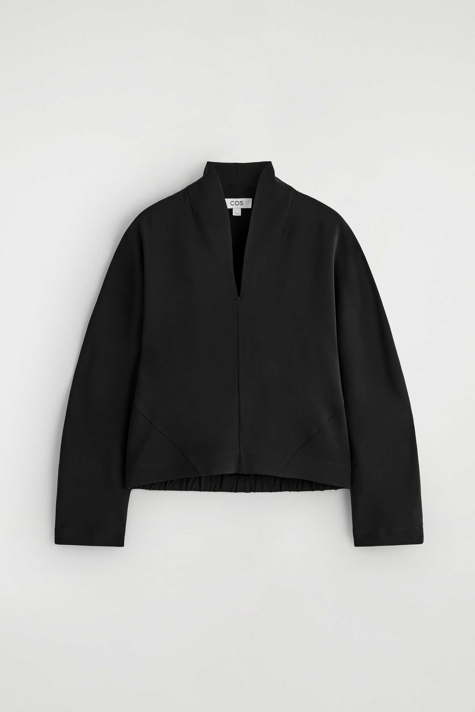 BLUSA CON SOLAPAS - NEGRO - 2