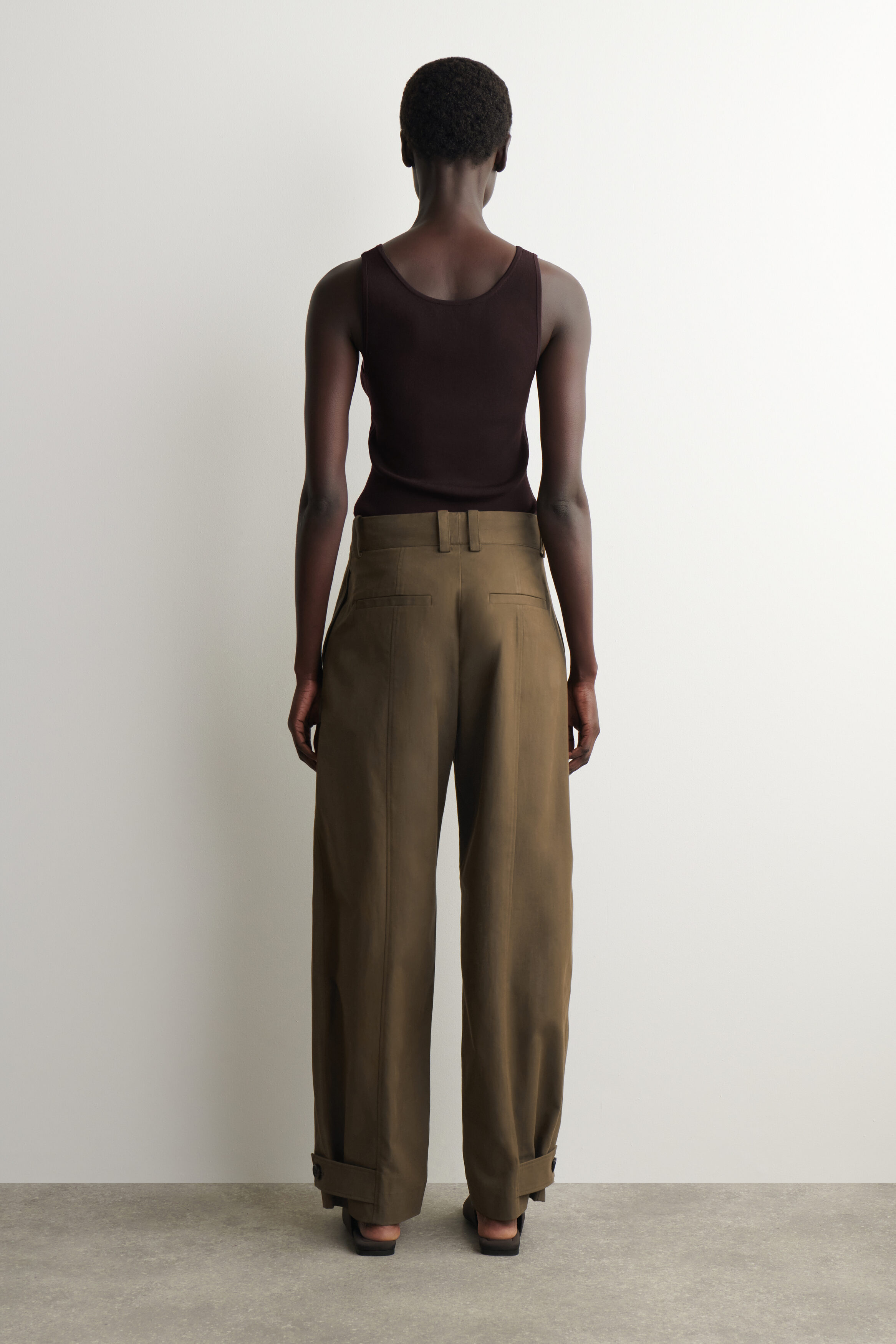 BARREL-LEG COTTON UTILITY PANTS - BROWN | COS US