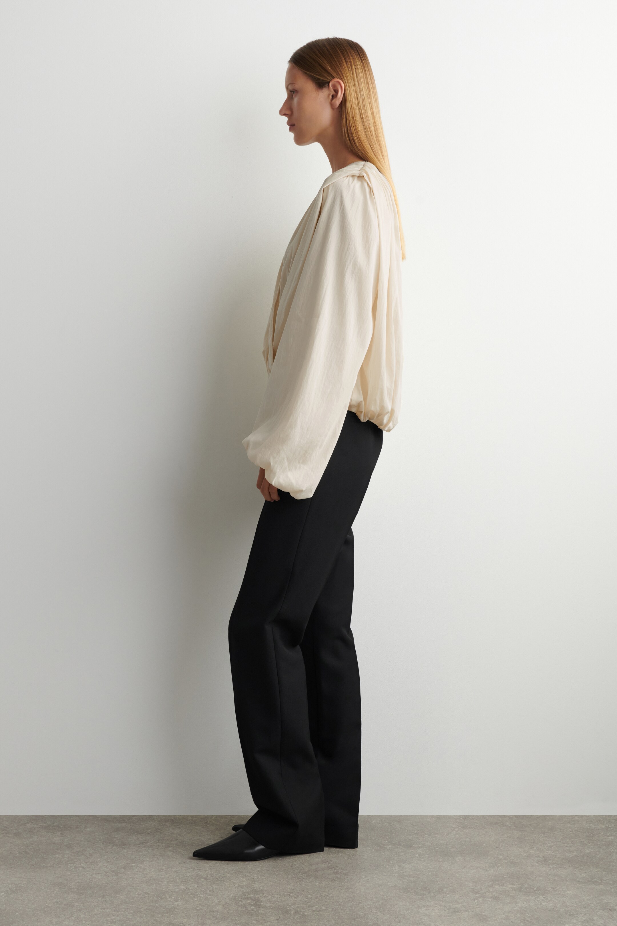 Agrandir l'image: BLOUSE DRAPÉE À DÉTAILS PLISSÉS - ÉCRU - FEMME | H&M FR 3