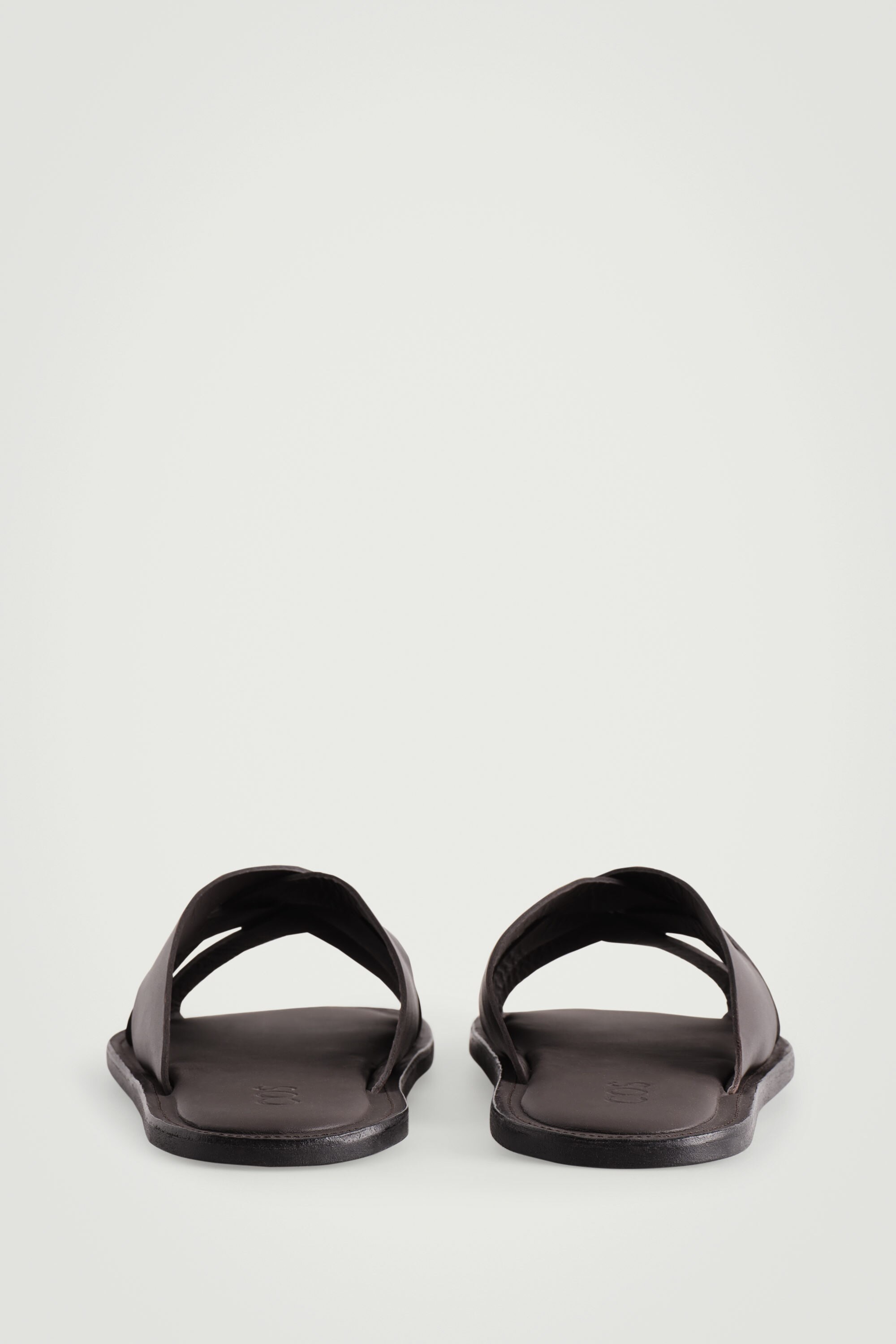 ＊FACARD PATTERN＊WEAVE SANDALS_black FORTUNA WEAVE SANDAL Black Woven Fisherman Sandal by CARVELA