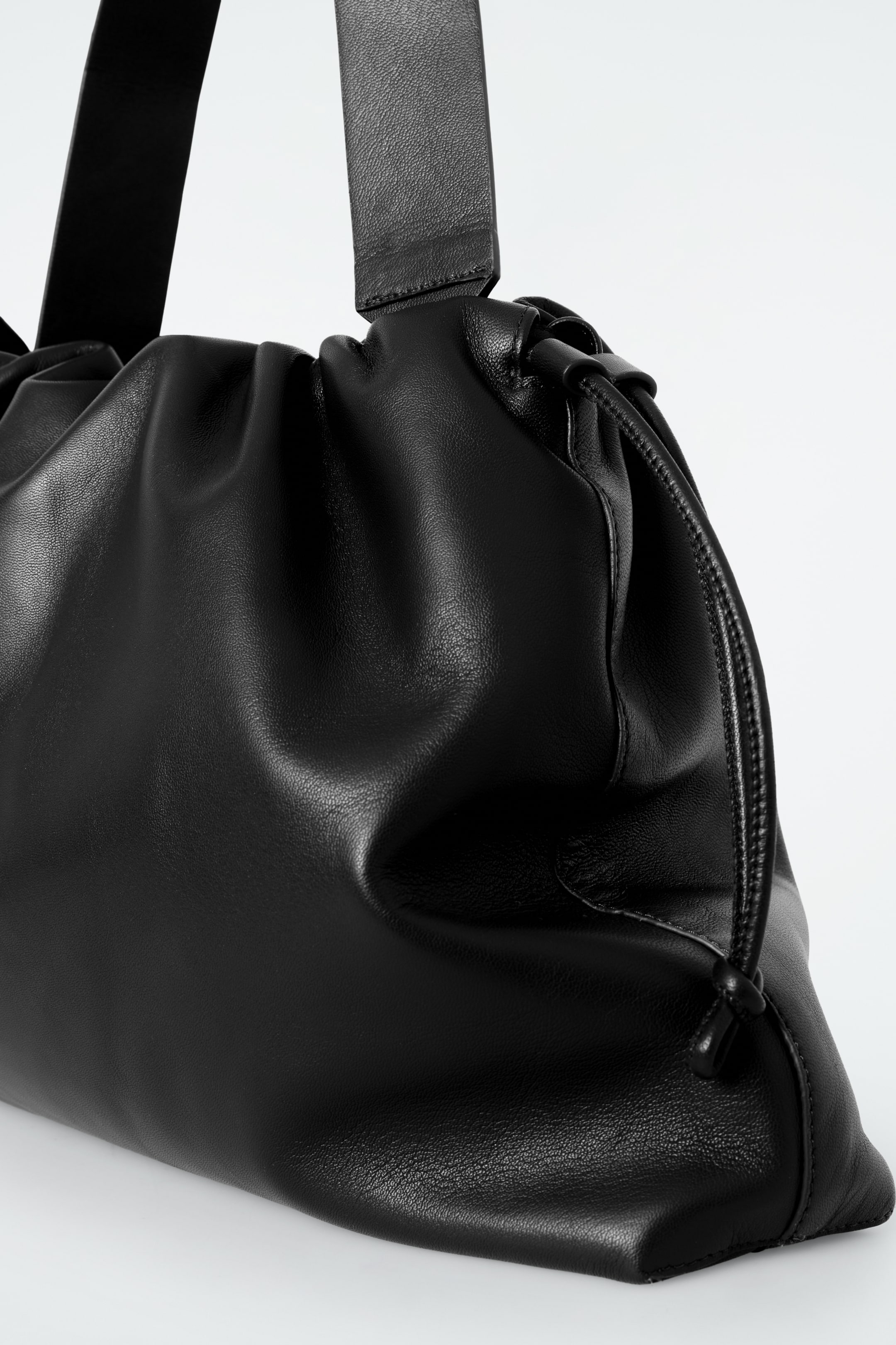Ver imagen más grande: BOLSO DE MANO CAVATELLI - PIEL - NEGRO - MUJER | H&M ES 5